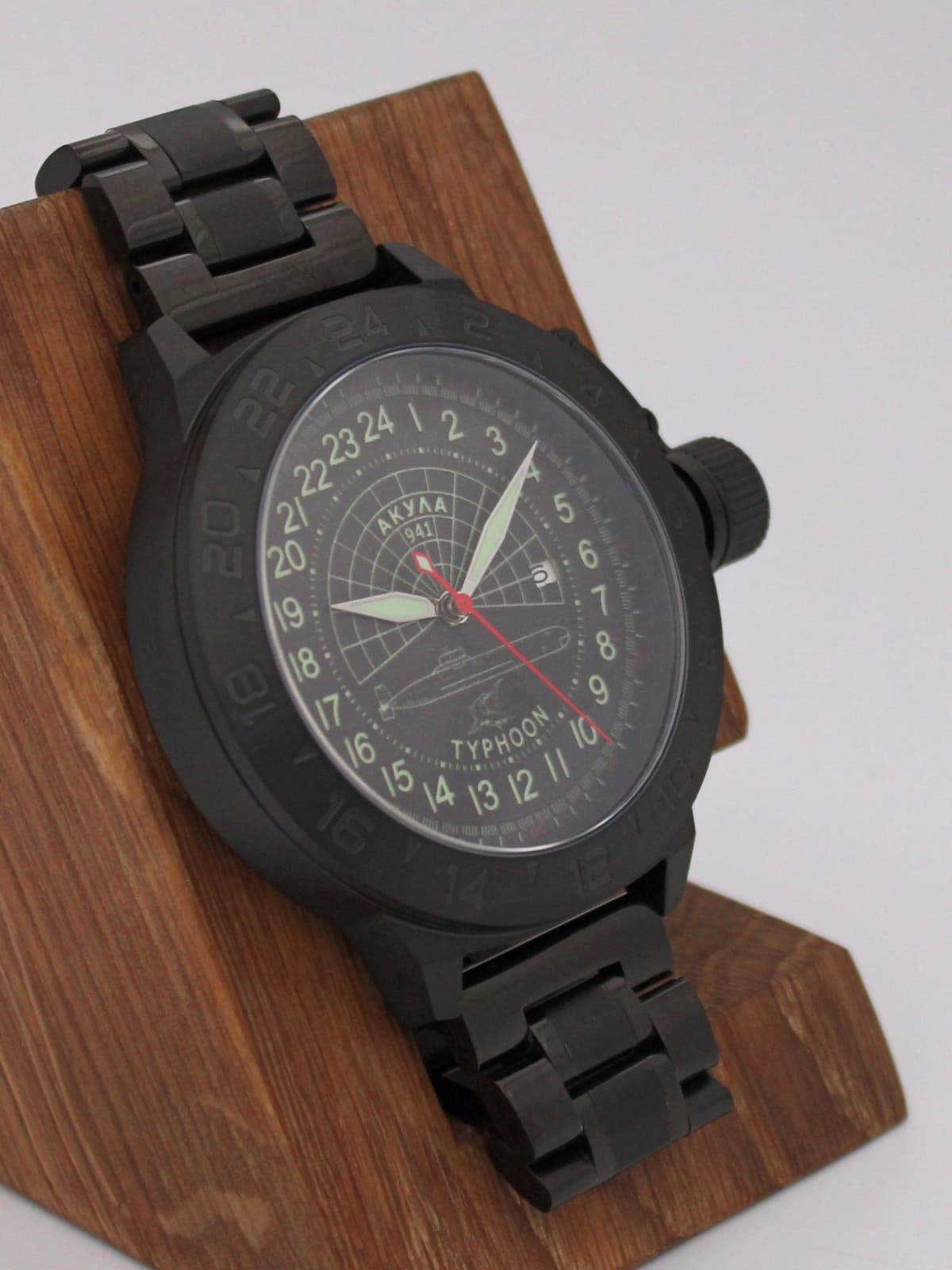 Часы 941 / Акула (Typhoon) кварцевые (Ronda 515.24H) Q152.145.1