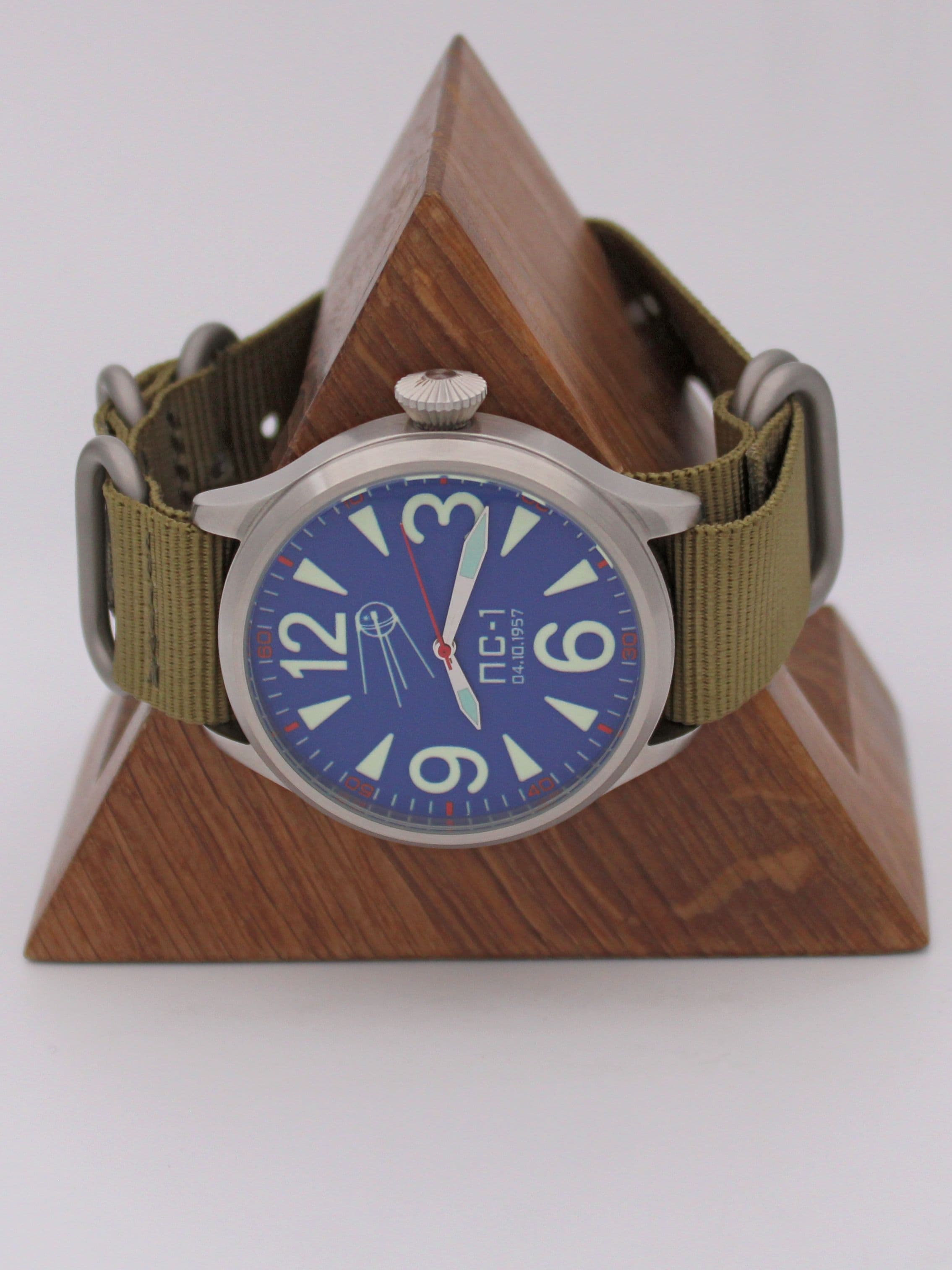 Часы "Простейший Спутник-1" механические (Восток 2409) 11.125.21