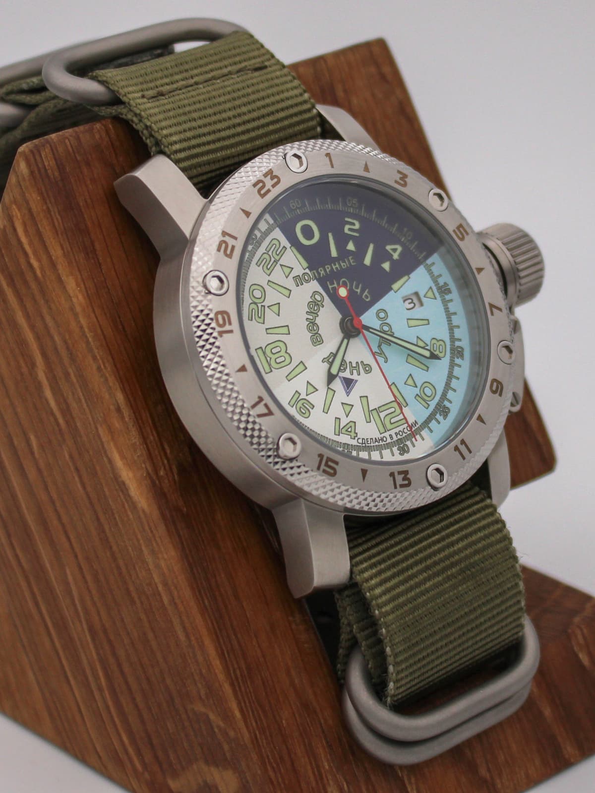 Часы Полярные кварцевые (Ronda 515.24H) Q47.204.21