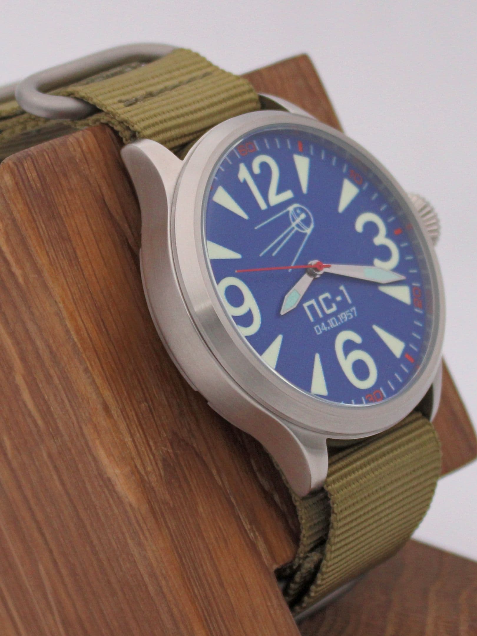 Часы "Простейший Спутник-1" механические (Восток 2409) 11.125.21