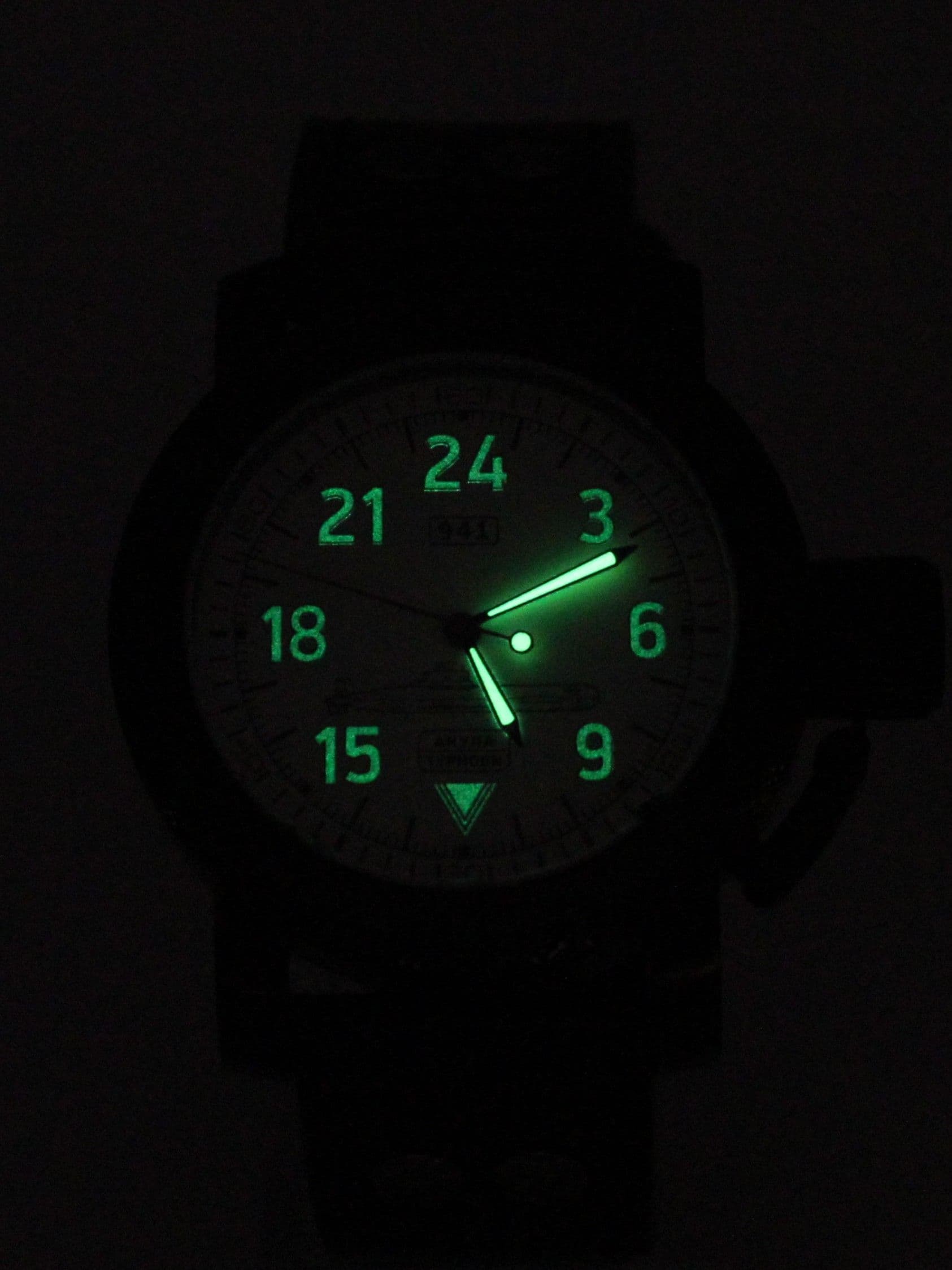 Часы 941 / Акула (Typhoon) механические (Ракета 2623) 103.051.1