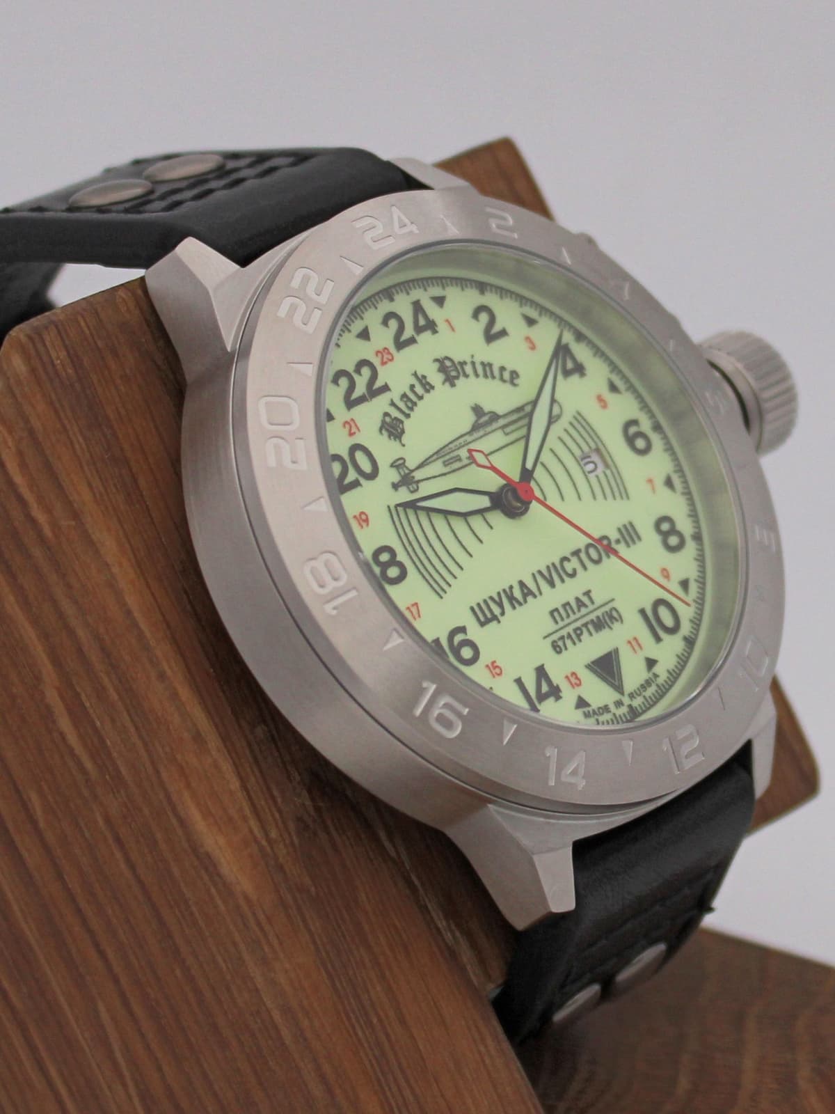 Часы 671 / Щука (Black Prince) кварцевые (Ronda 515.24H) Q52.066.01