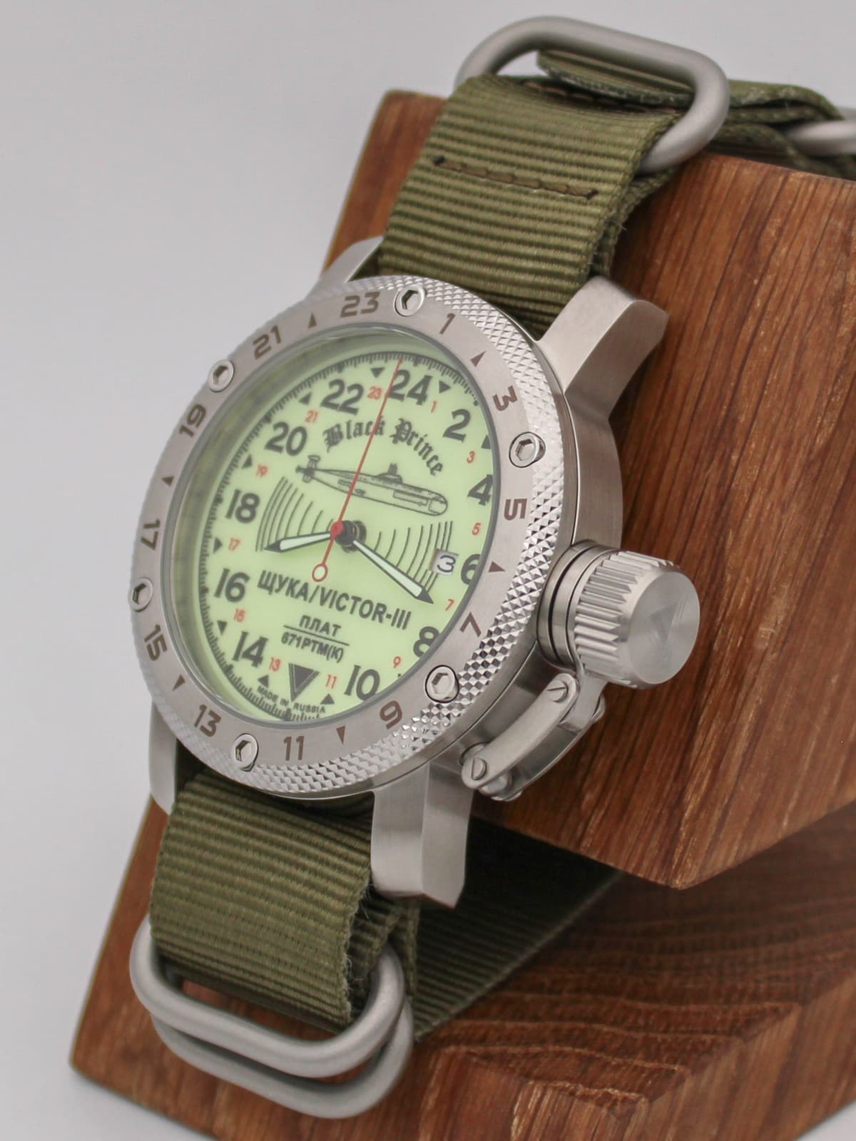 Часы 671 / Щука (Black Prince) кварцевые (Ronda 515.24H) Q47.066.21