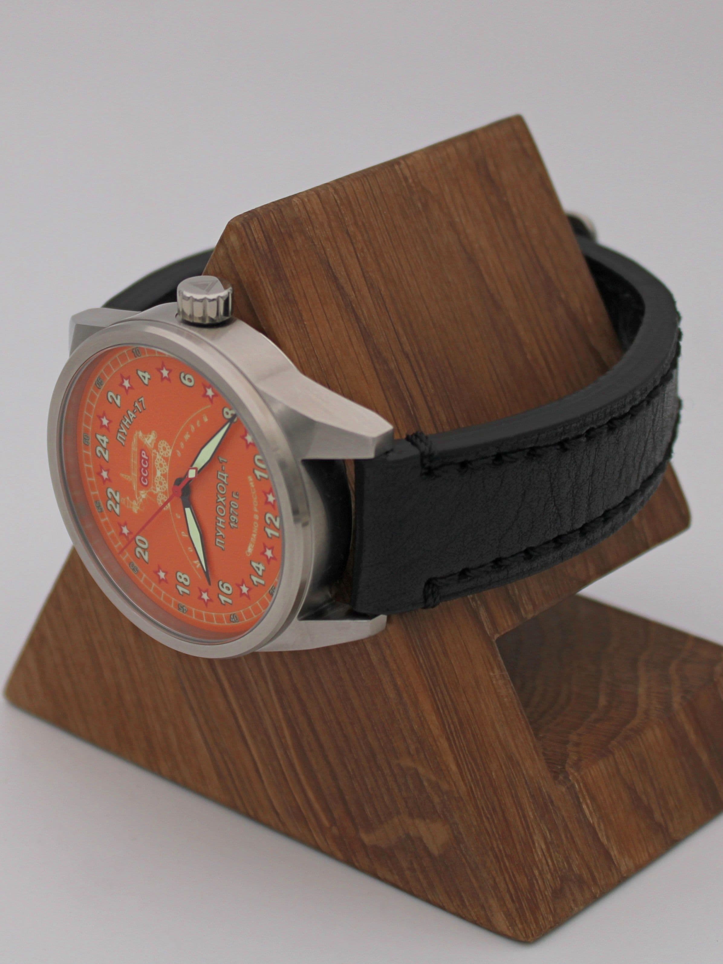 Часы "Луноход-1" механические (Ракета 2623) 21.403.01