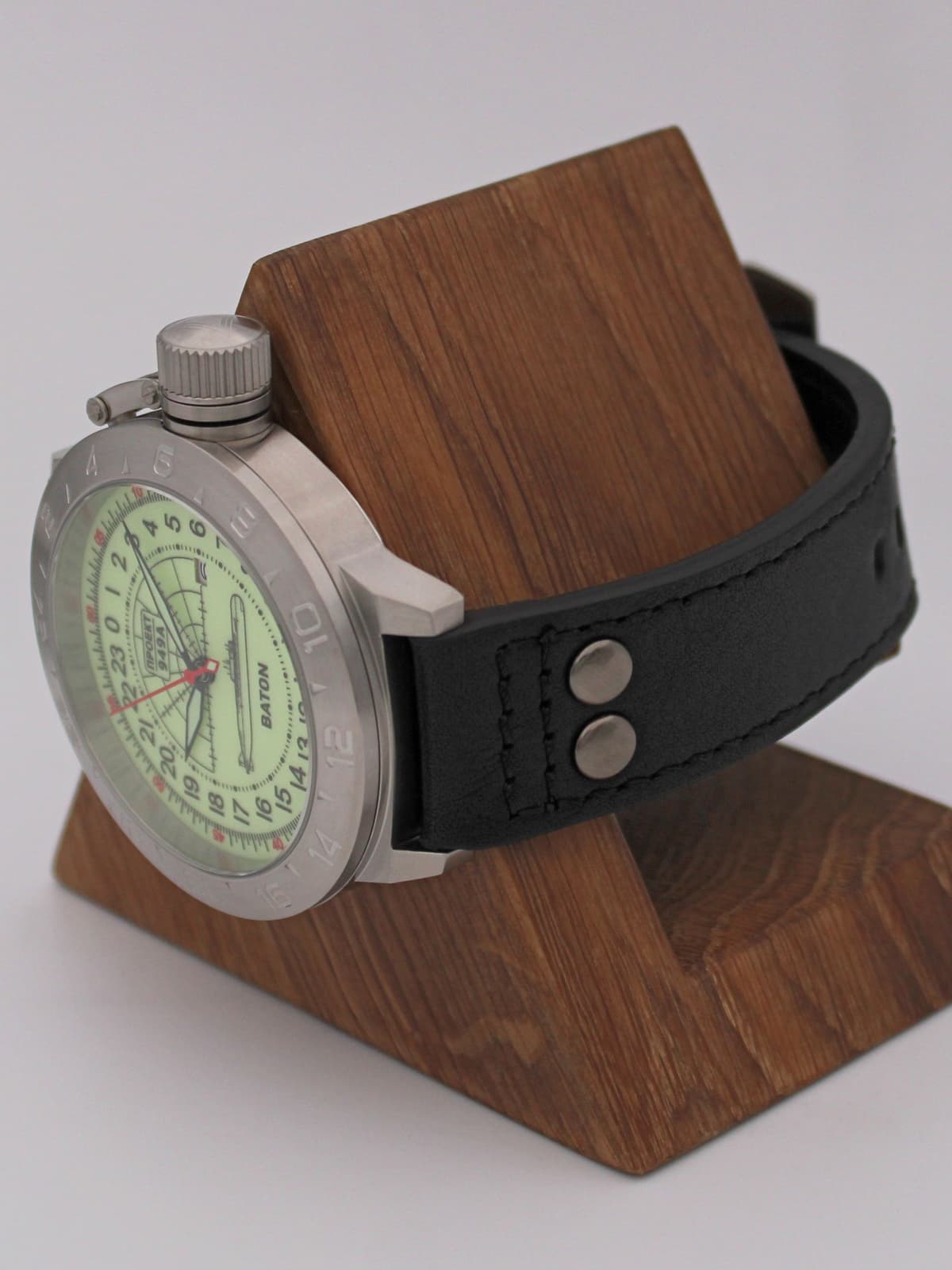 Часы 949А / Baton кварцевые (Ronda 515.24H) Q52.046.01