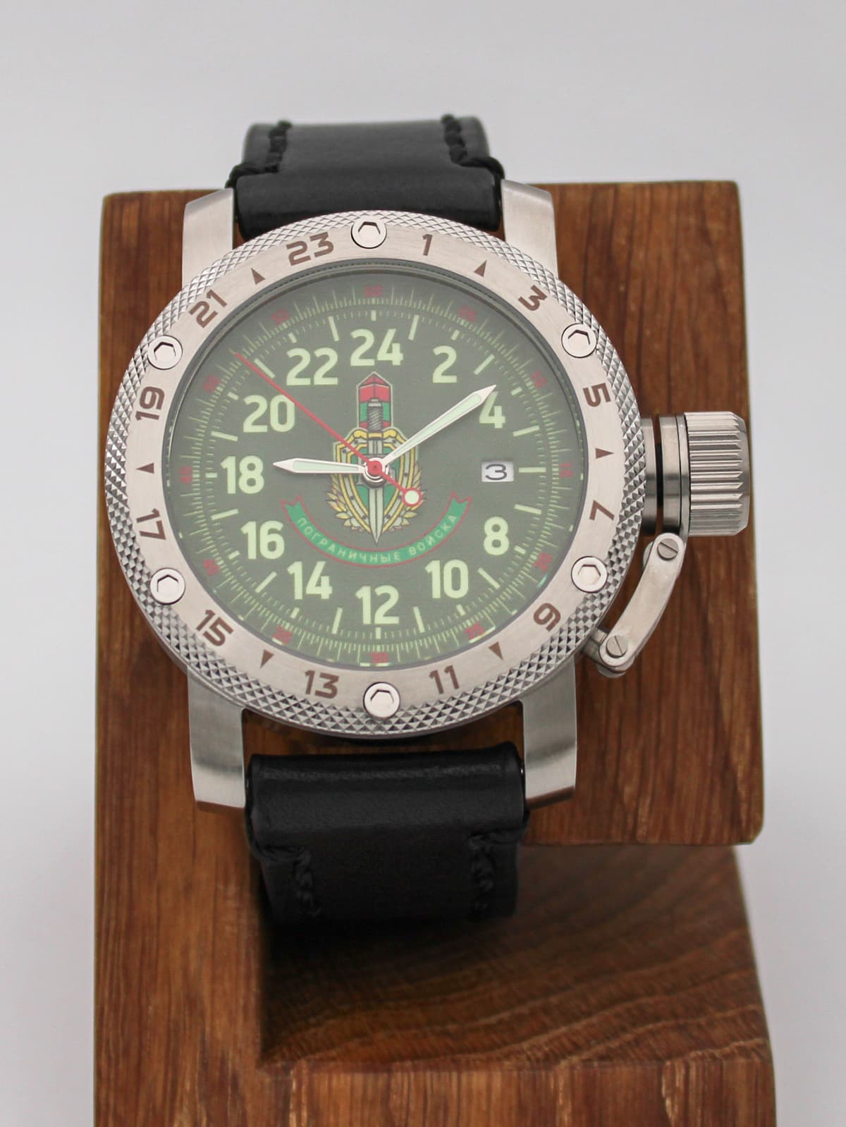 Часы Погранвойска кварцевые (Ronda 515.24H) Q47.242.01