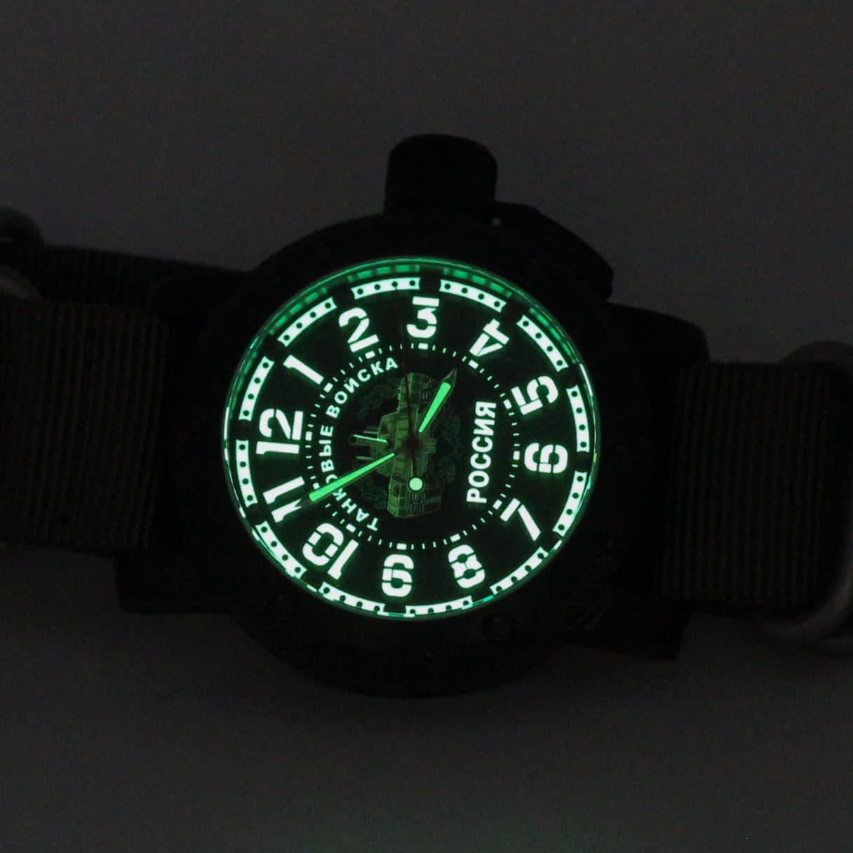 Часы Танковые войска РОССИЯ, механизм Восток 2415.01