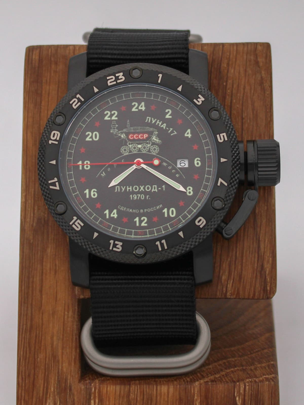 Часы "Луноход-1" кварцевые (Ronda 515.24H) Q147.406.22