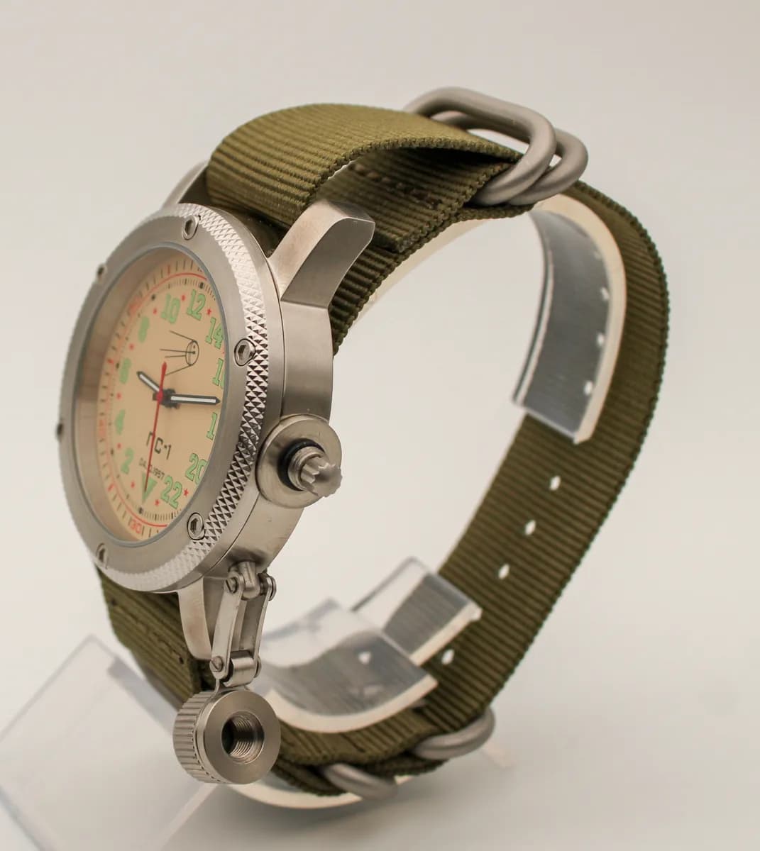 Часы наручные  "Простейший Спутник-1", механические  122.21 ,  противоударные,  механизм Ракета 2623 Н