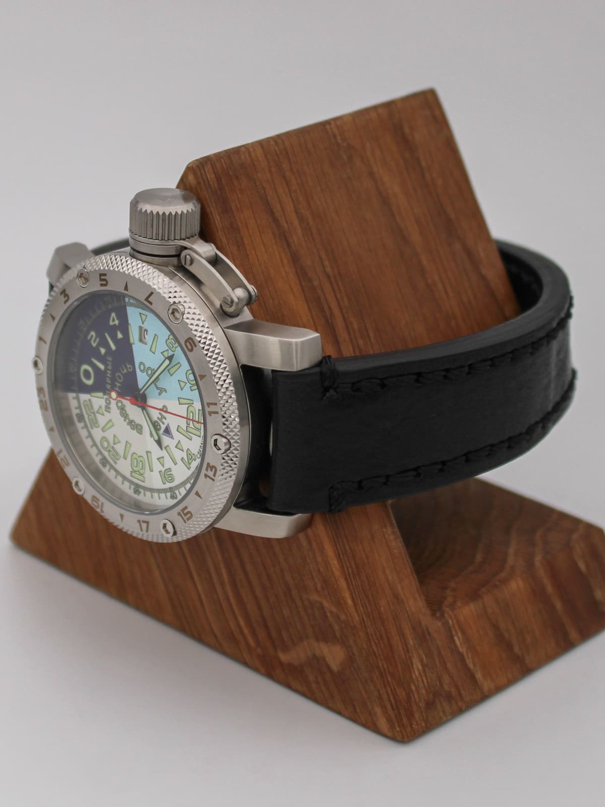 Часы Полярные кварцевые (Ronda 515.24H) Q47.204.01