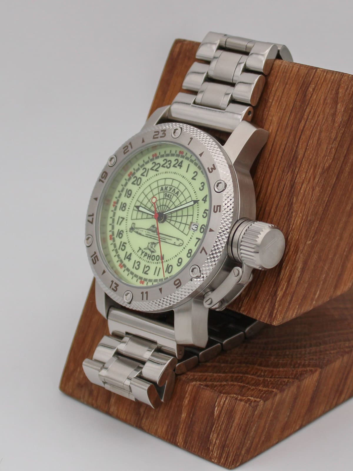 Часы 941 / Акула (Typhoon) кварцевые (Ronda 515.24H) Q47.147.2