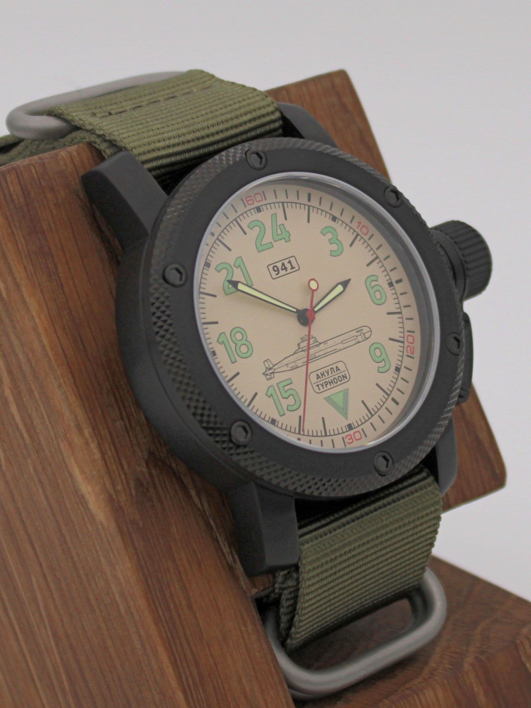 Часы 941 / Акула (Typhoon) механические (Ракета 2623) 103.052.21