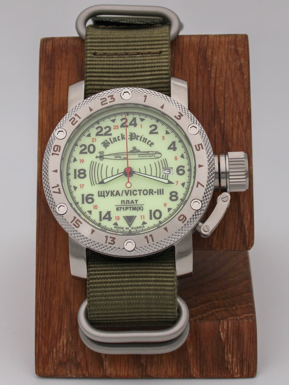 Часы 671 / Щука (Black Prince) кварцевые (Ronda 515.24H) Q47.066.21