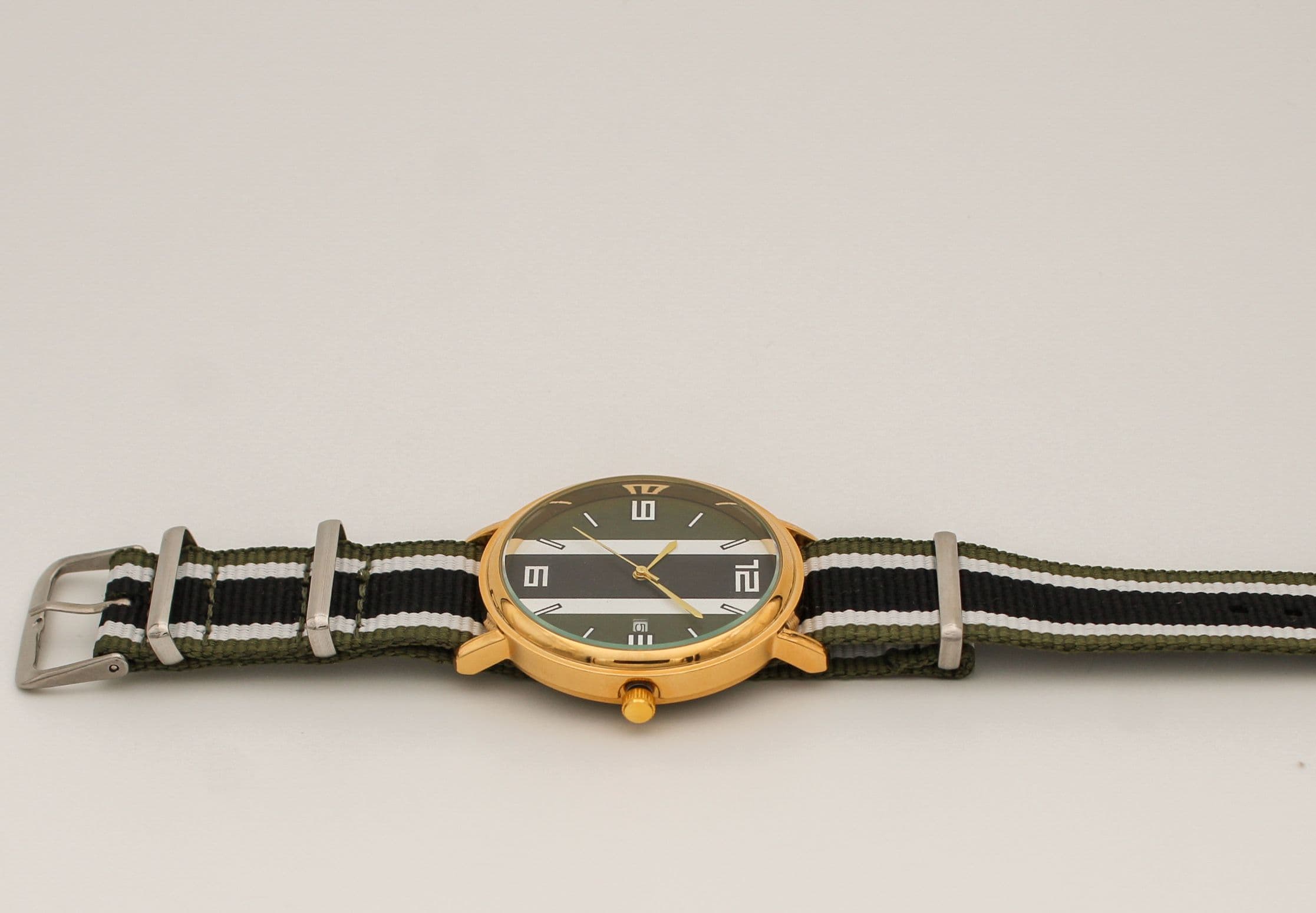 Часы Triumph кварцевые 510.52