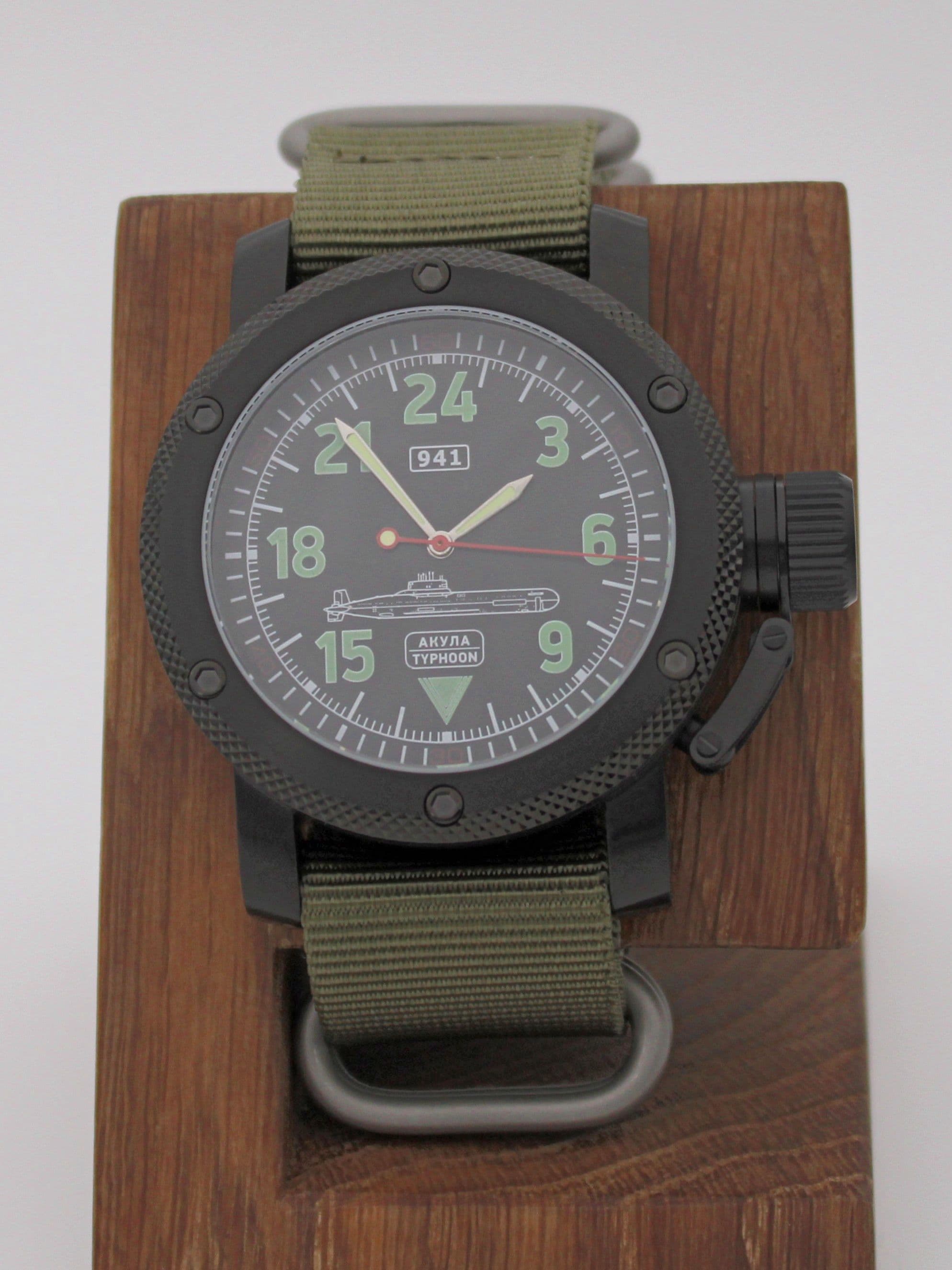 Часы 941 / Акула (Typhoon) механические (Ракета 2623) 103.054.21