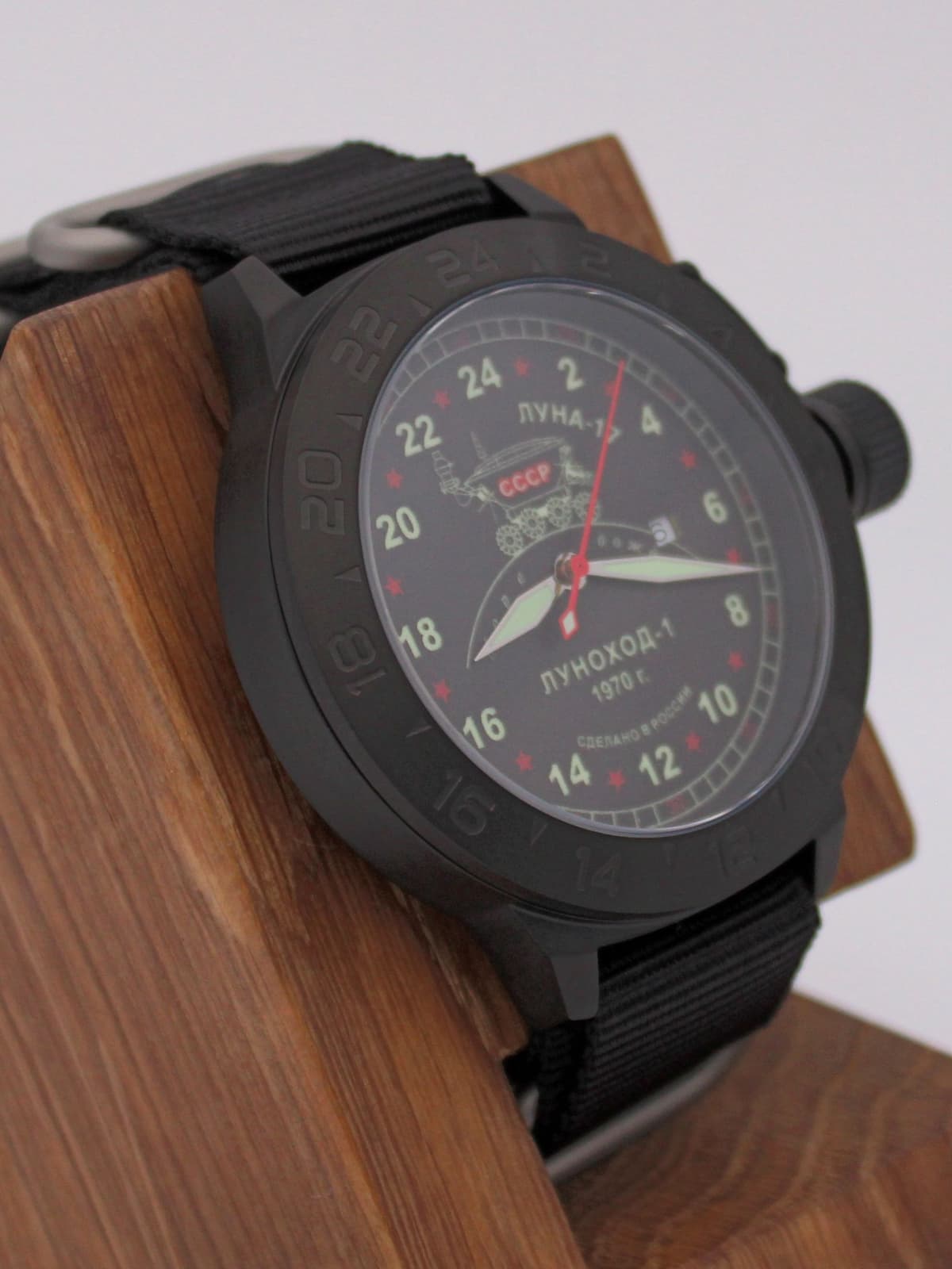 Часы "Луноход-1" кварцевые (Ronda 515.24H) Q152.406.22