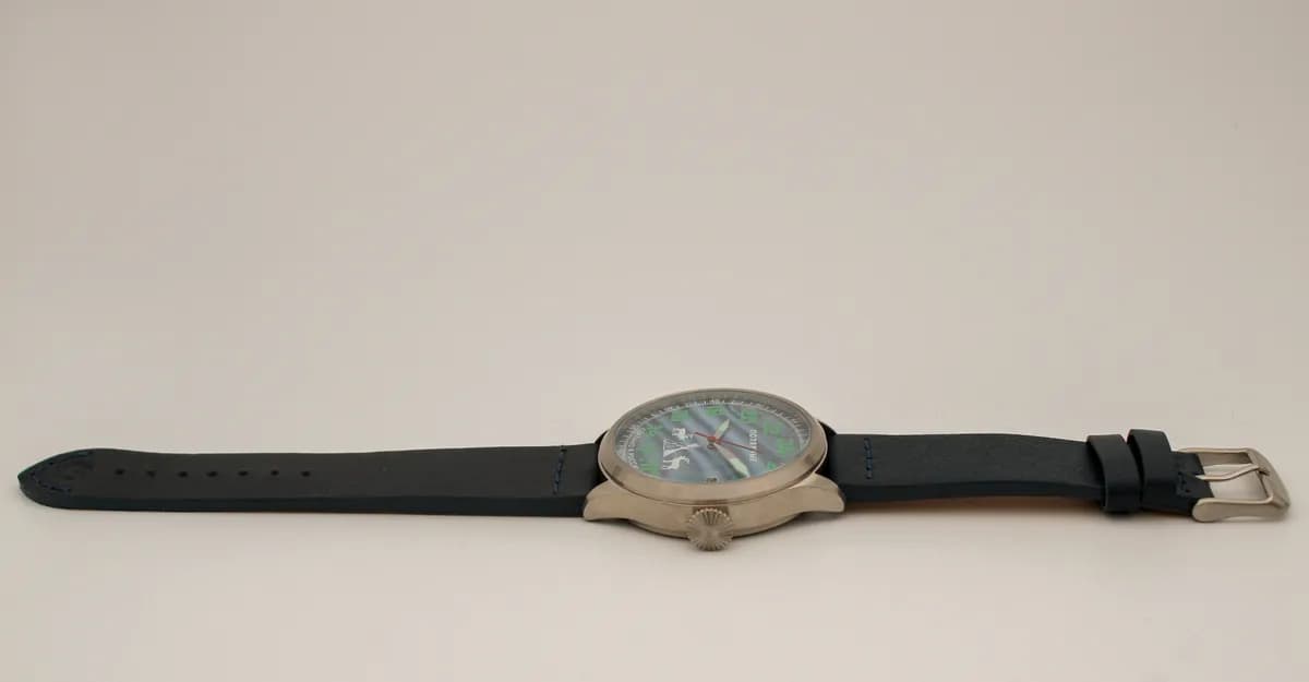 Часы наручные  Полярные/ Северное сияние 11.201.04 ,  механические, противоударные, механизм  Восток 2424 