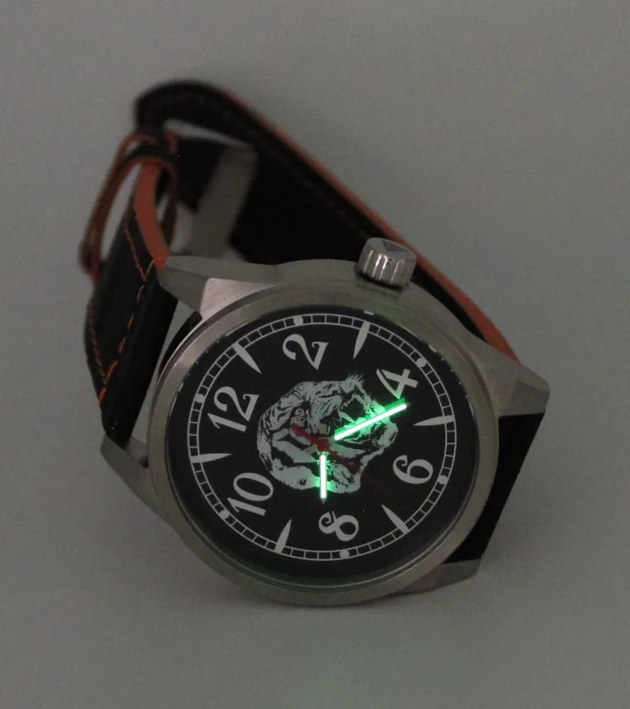 Часы наручные Тигр 21.310.015  механические,  механизм Ракета 2609