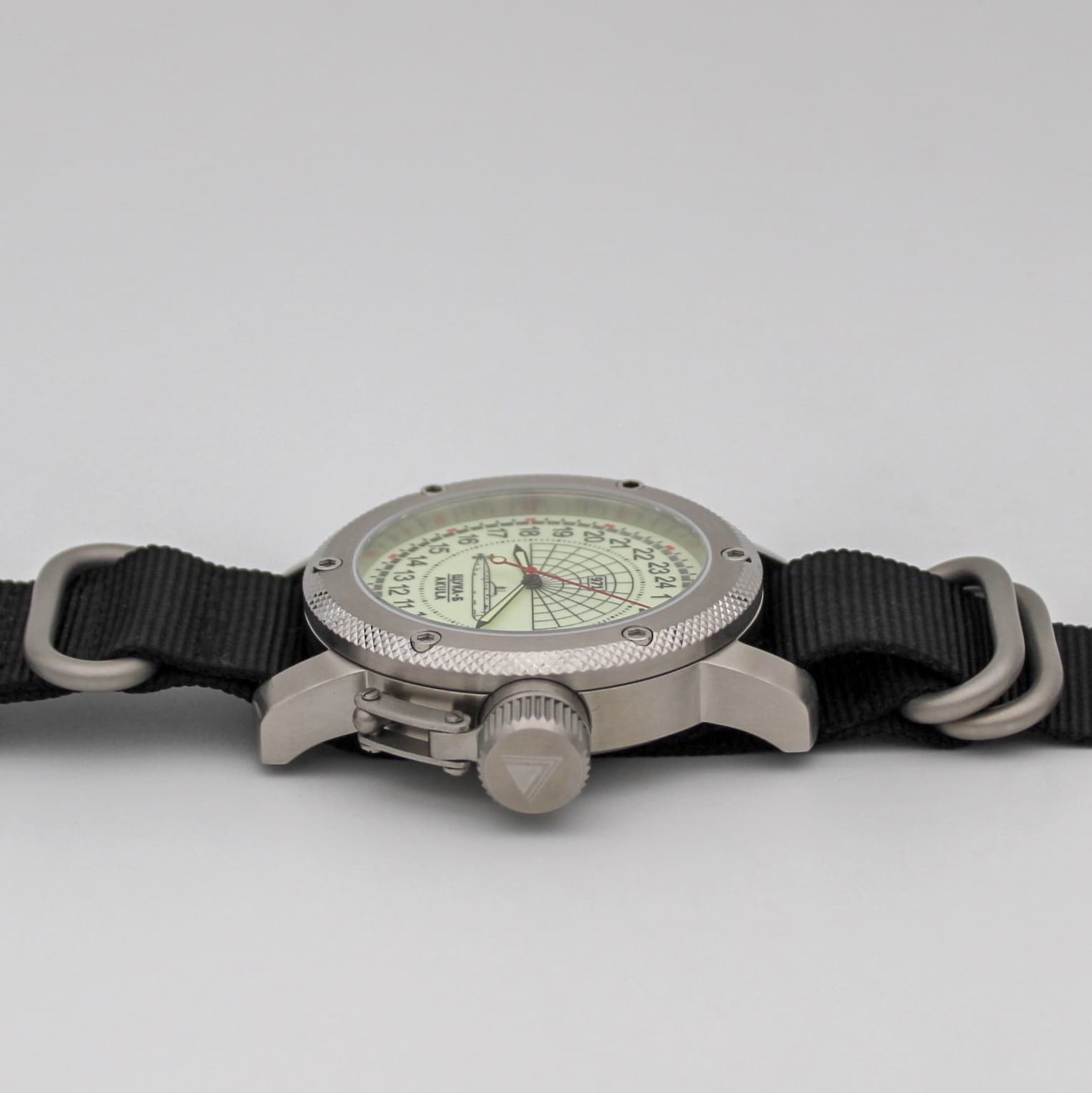 Часы  971 / Щука-Б (Akula), механические, механизм Ракета 2623 Н