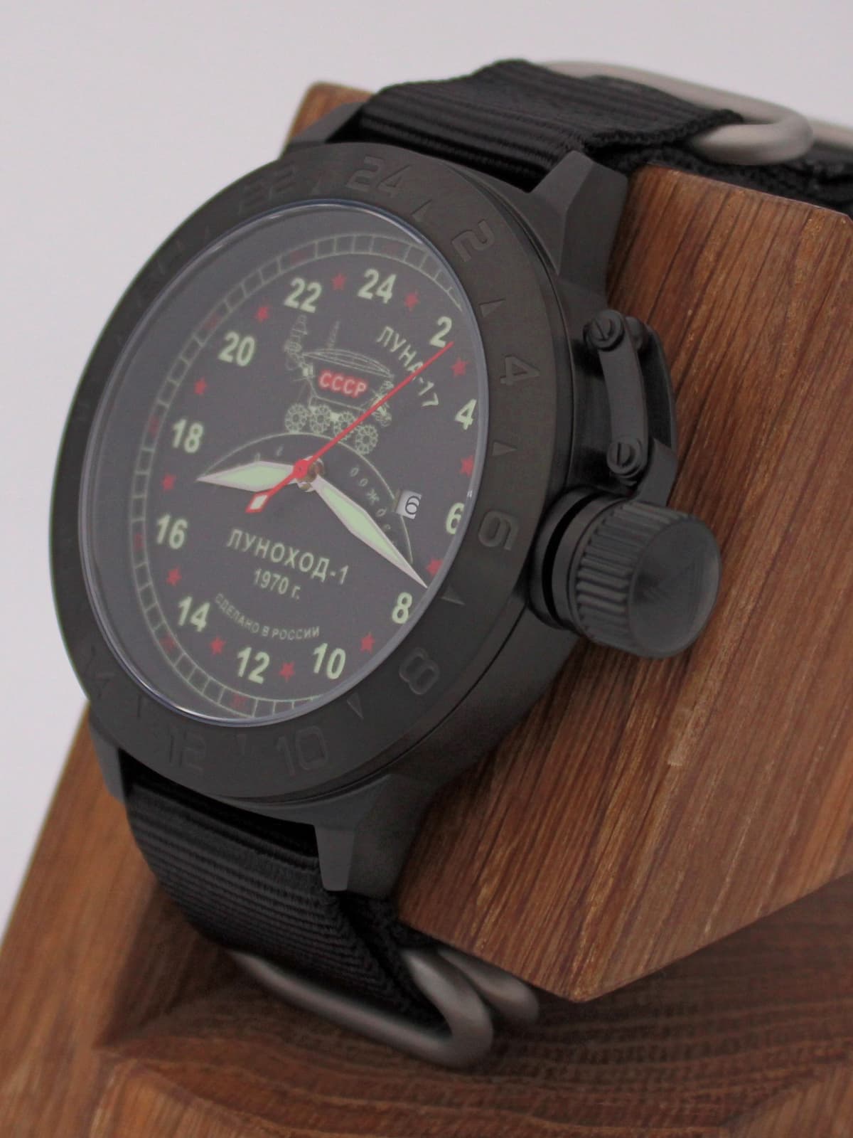 Часы "Луноход-1" кварцевые (Ronda 515.24H) Q152.406.22