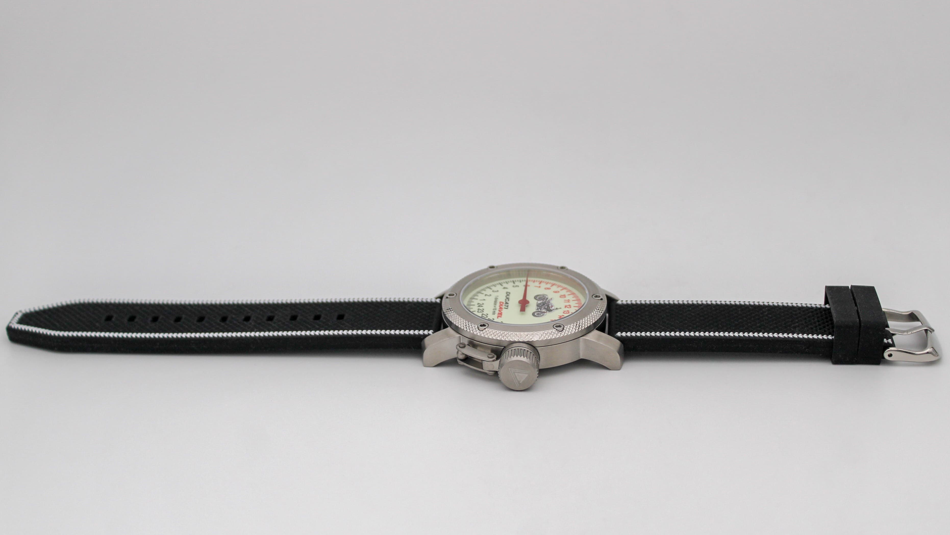 Часы DUCATI DIAVEL (мотоцикл) механизм Восток 2431.01