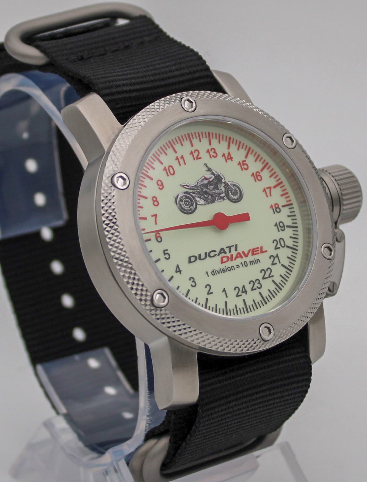 Часы DUCATI DIAVEL (мотоцикл) механизм Восток 2431.01