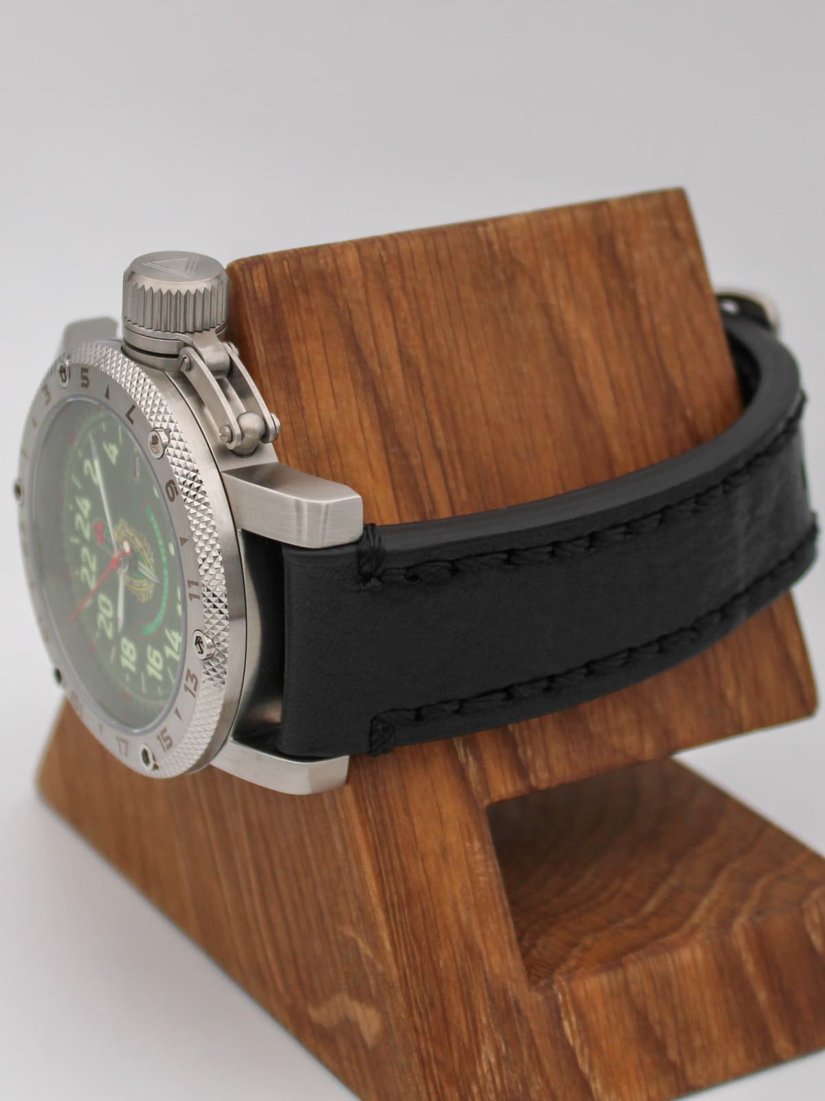 Часы Погранвойска кварцевые (Ronda 515.24H) Q47.242.01