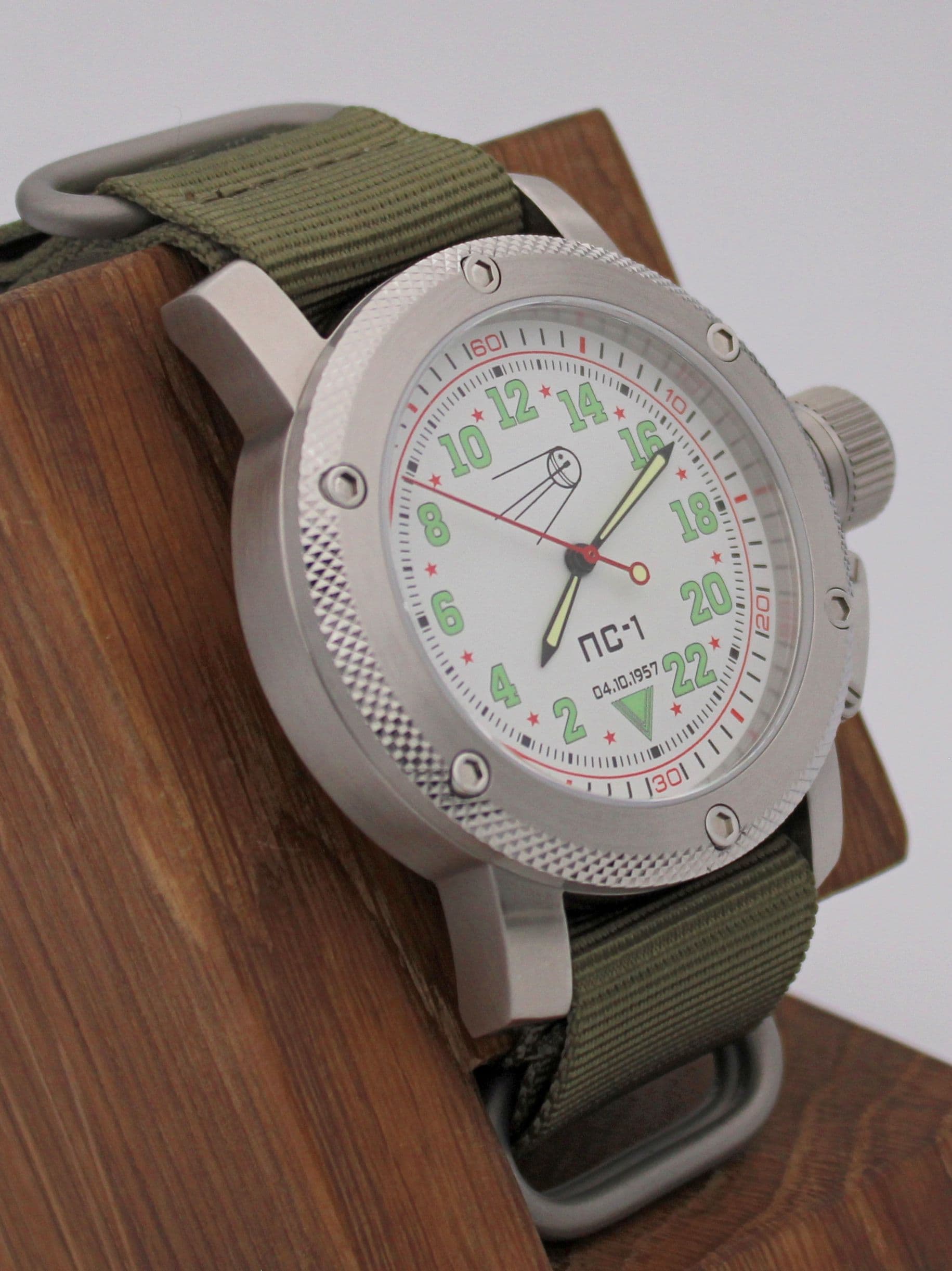 Часы "Простейший Спутник-1" механические с автоподзаводом (Восток 2431) 01.121.21