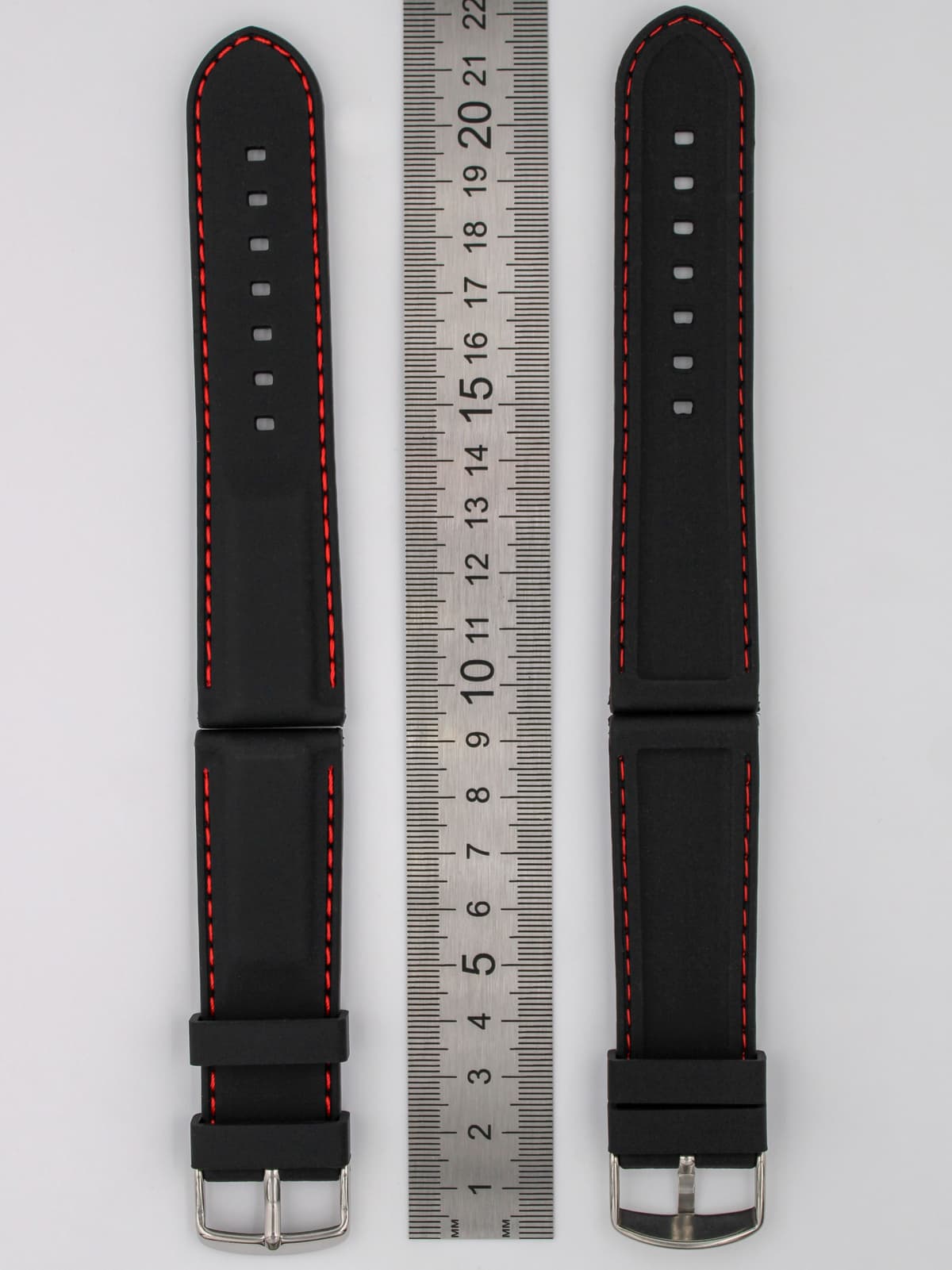 Ремешок для наручных часов силиконовый чёрный с красной строчкой 26 мм