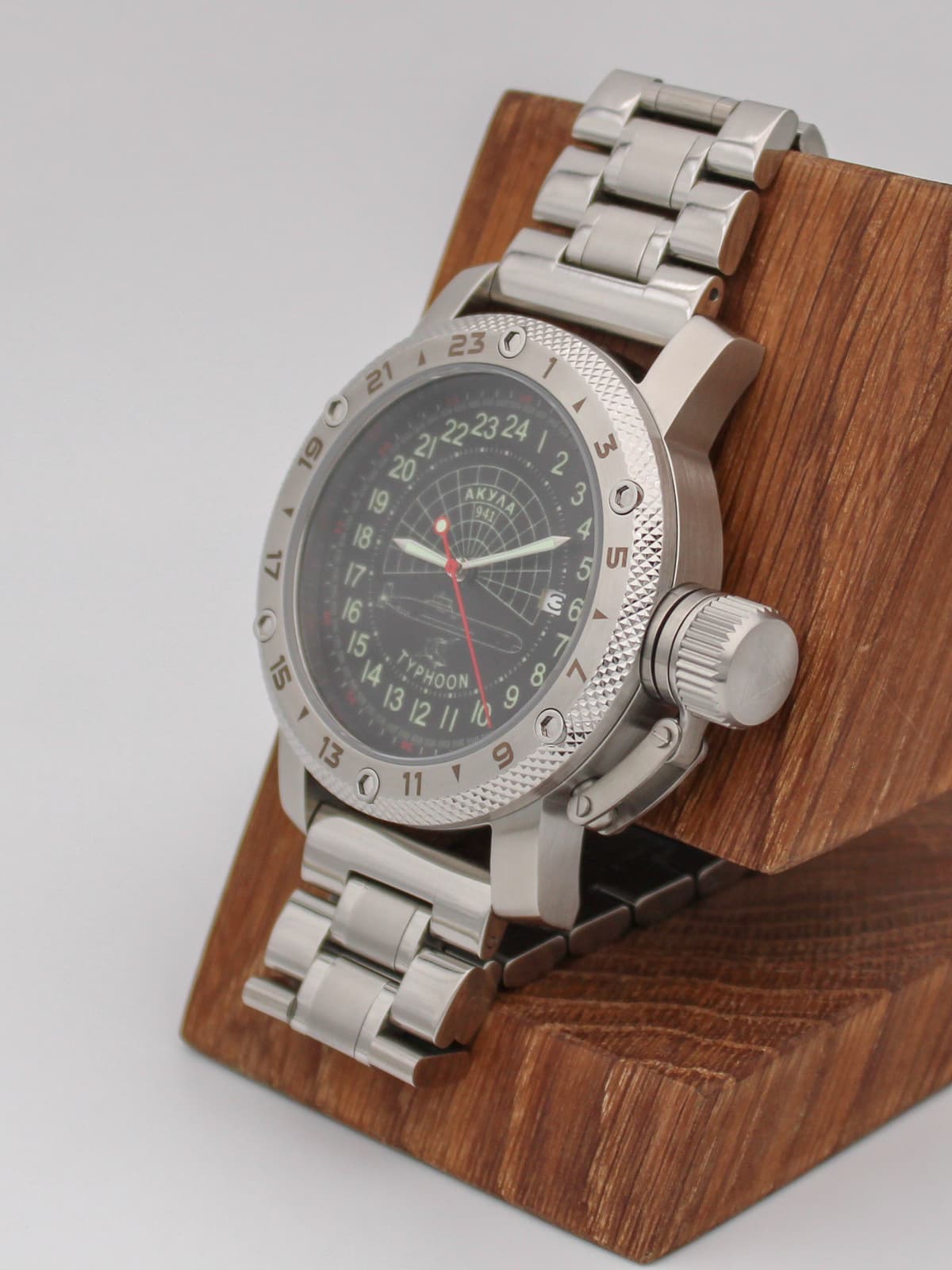 Часы 941 / Акула (Typhoon) кварцевые (Ronda 515.24H) Q47.145.2