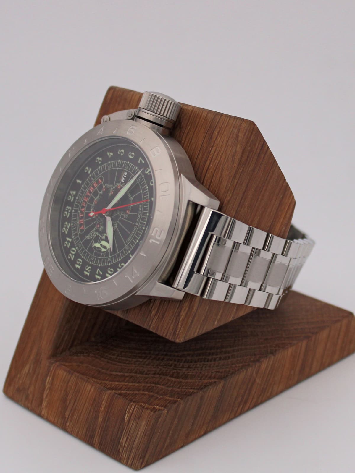 Часы Полярные / Антарктика кварцевые (Ronda 515.24H) Q52.141.2