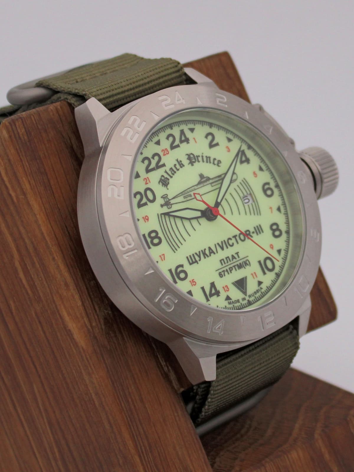 Часы 671 / Щука (Black Prince) кварцевые (Ronda 515.24H) Q52.066.21