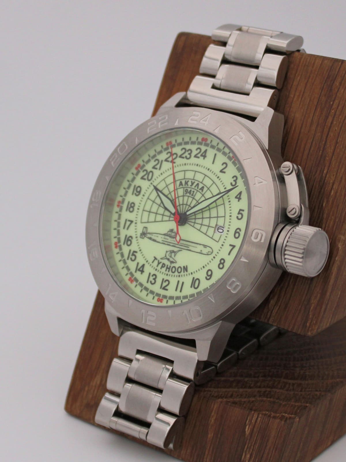 Часы 941 / Акула (Typhoon) кварцевые (Ronda 515.24H) Q52.147.2