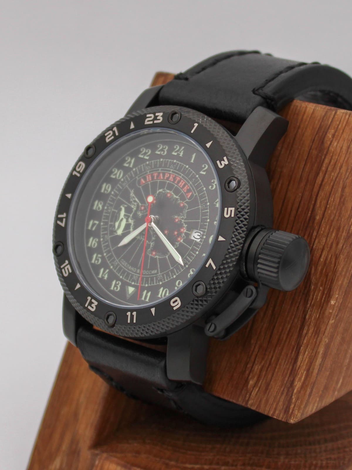 Часы Полярные / Антарктика кварцевые (Ronda 515.24H) Q147.141.01