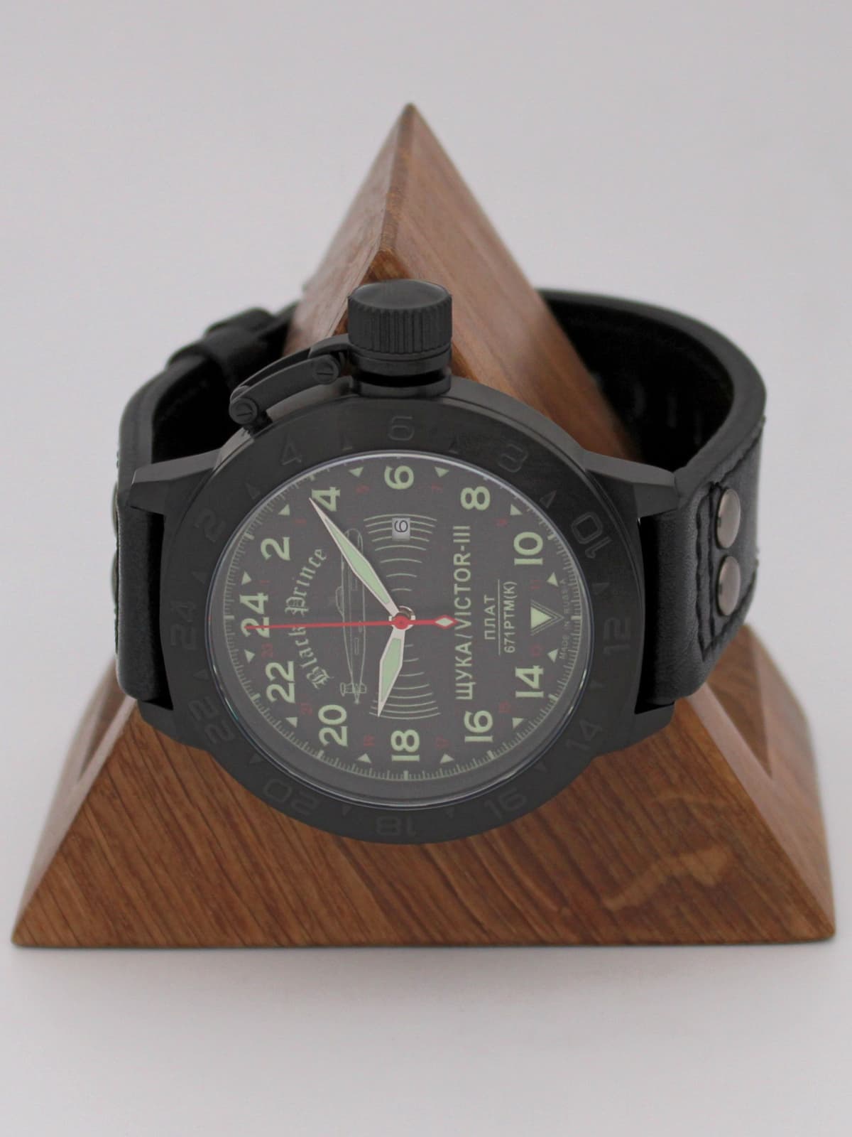 Часы 671 / Щука (Black Prince) кварцевые (Ronda 515.24H) Q152.068.01