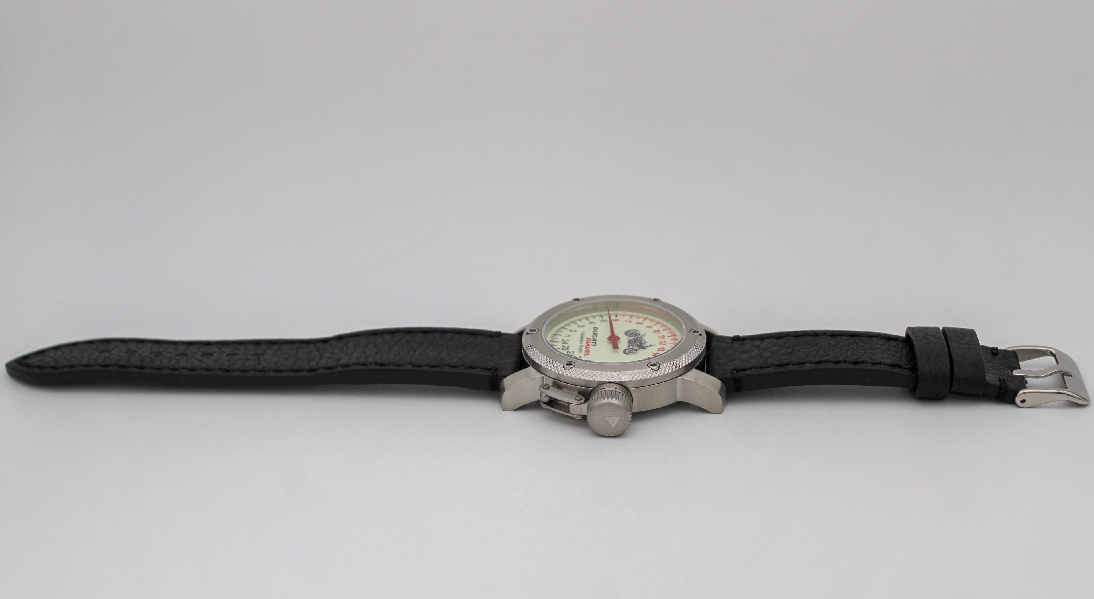 Часы DUCATI DIAVEL (мотоцикл) механизм Восток 2431.01