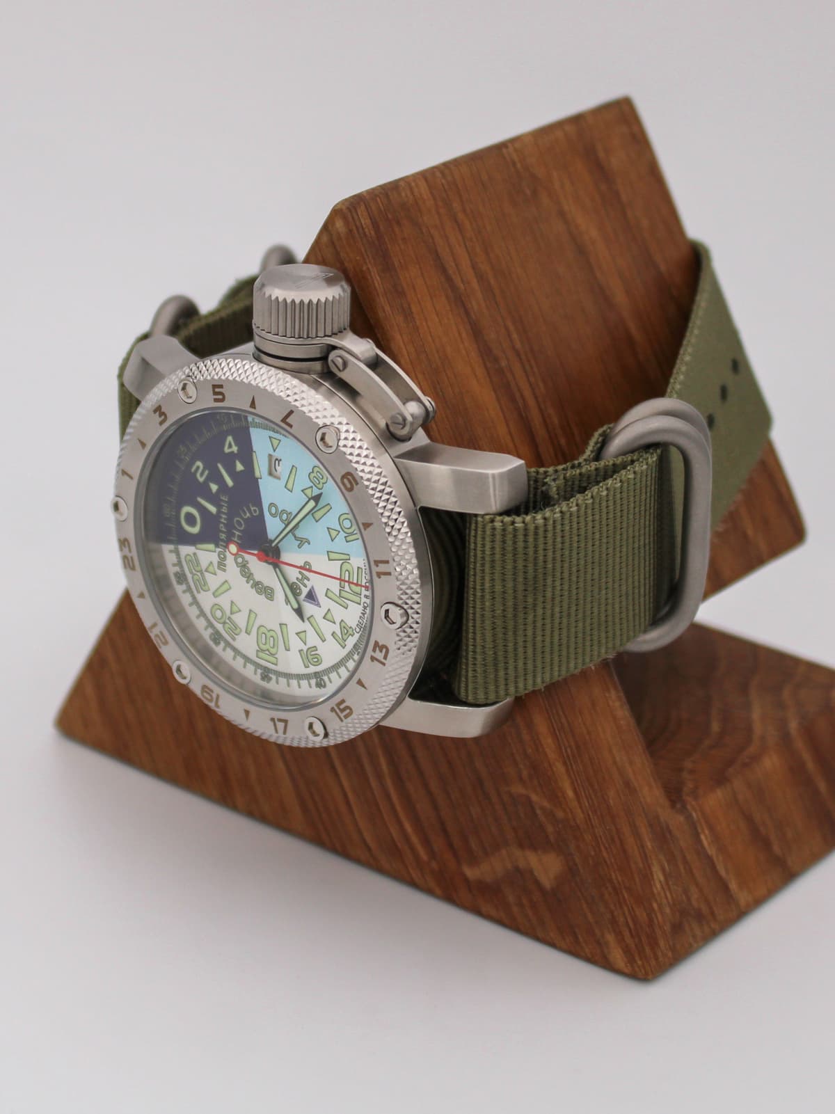 Часы Полярные кварцевые (Ronda 515.24H) Q47.204.21