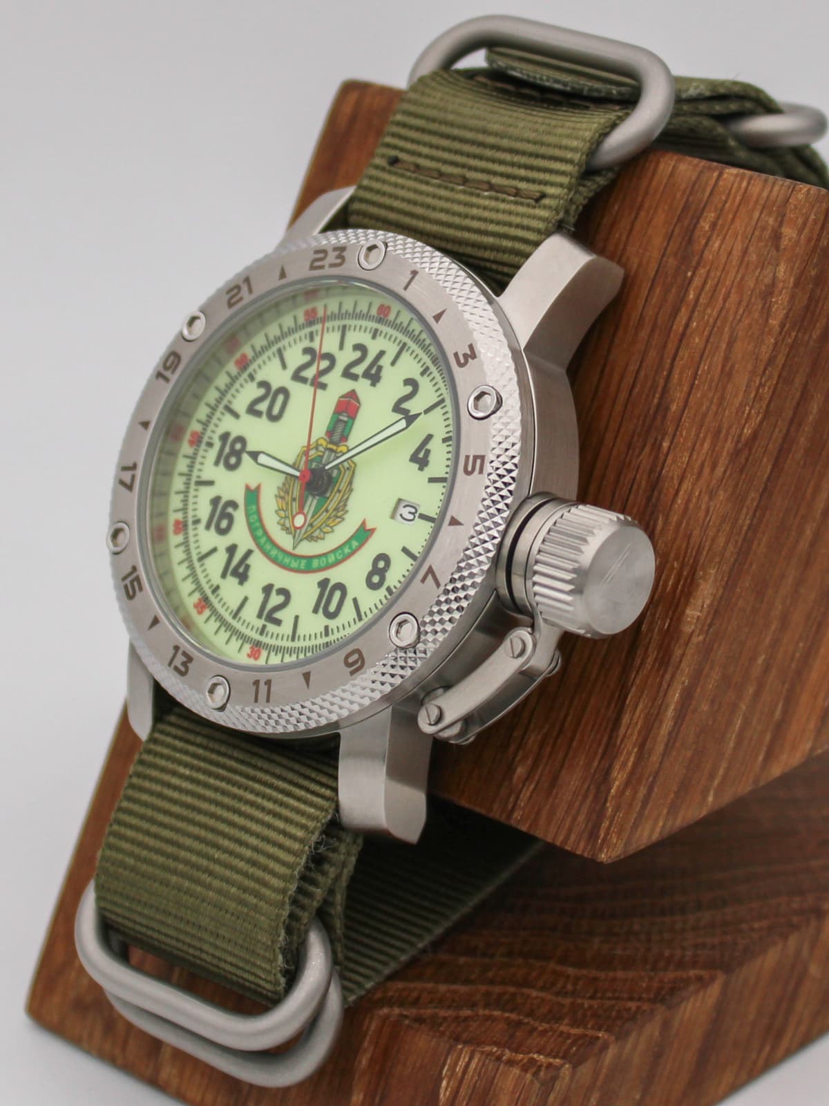 Часы Погранвойска кварцевые (Ronda 515.24H) Q47.173.21