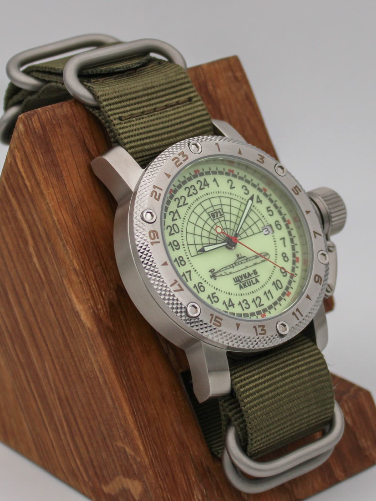 Часы 971 / Щука-Б (Akula) кварцевые (Ronda 515.24H) Q47.061.21