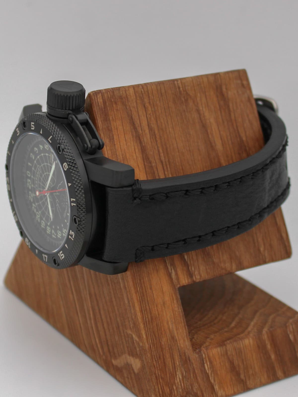 Часы Полярные кварцевые (Ronda 515.24H) Q147.133.01