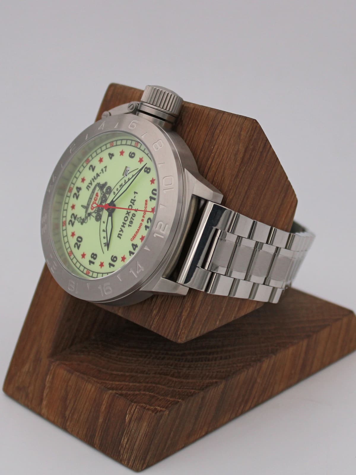 Часы "Луноход-1" кварцевые (Ronda 515.24H) Q52.401.2