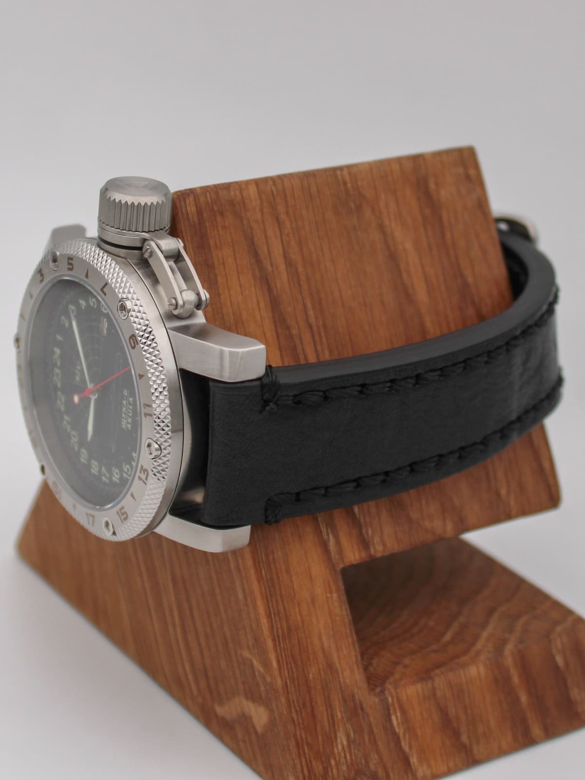 Часы 971 / Щука-Б (Akula) кварцевые (Ronda 515.24H) Q47.063.01