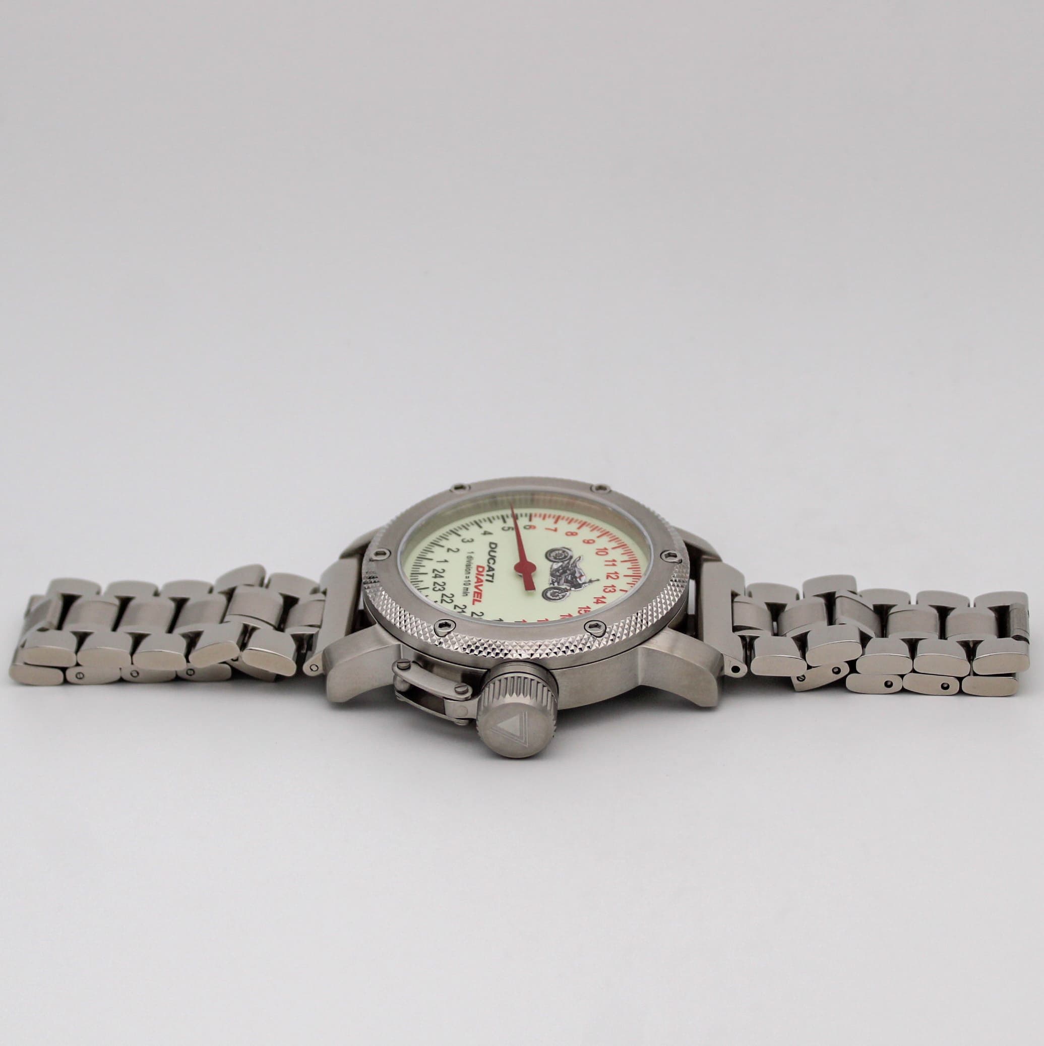 Часы DUCATI DIAVEL (мотоцикл) механизм Восток 2431.01