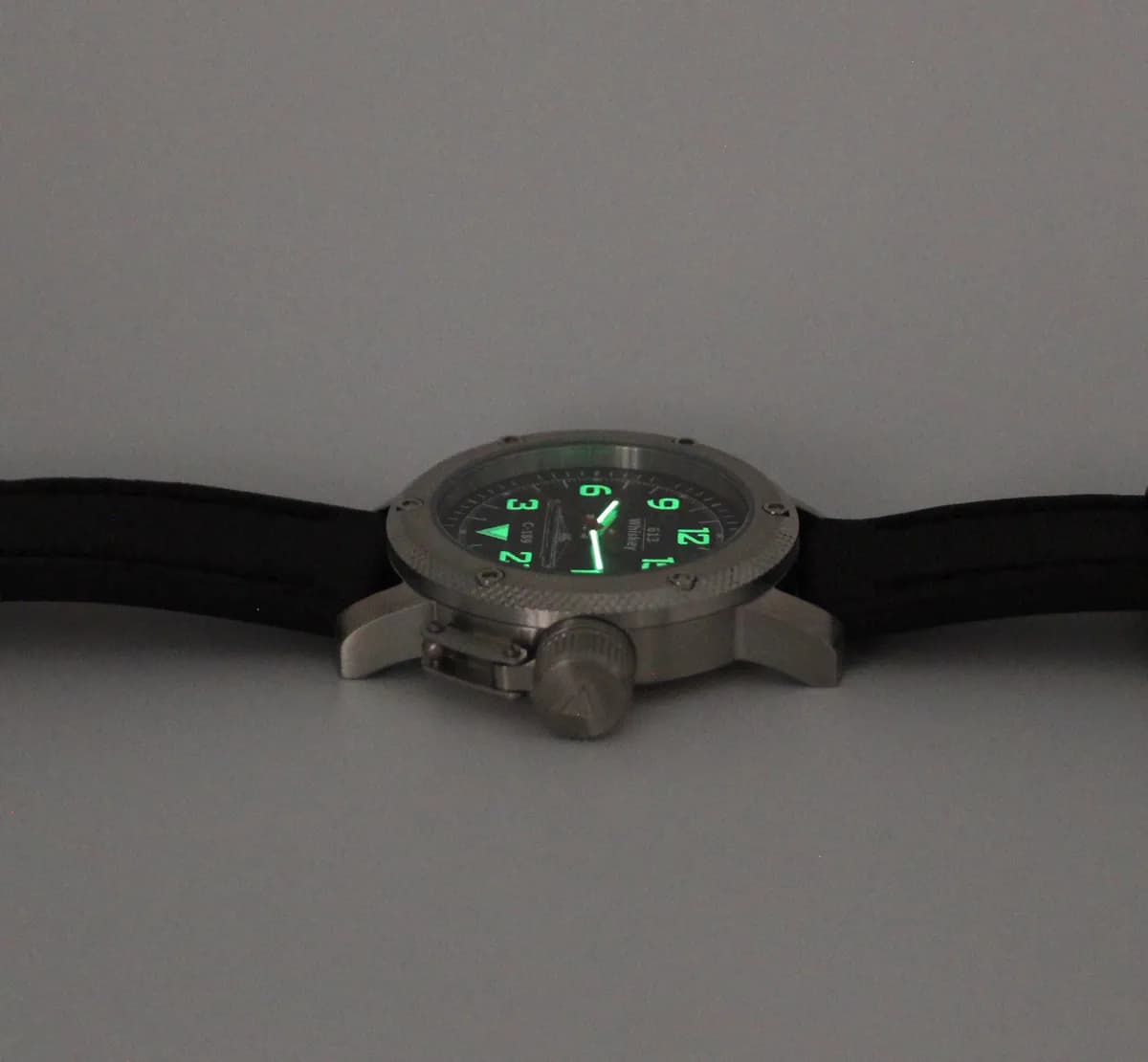 Часы наручные  С-189 (Whiskey) механические 104.01,  механизм Ракета 2623 Н