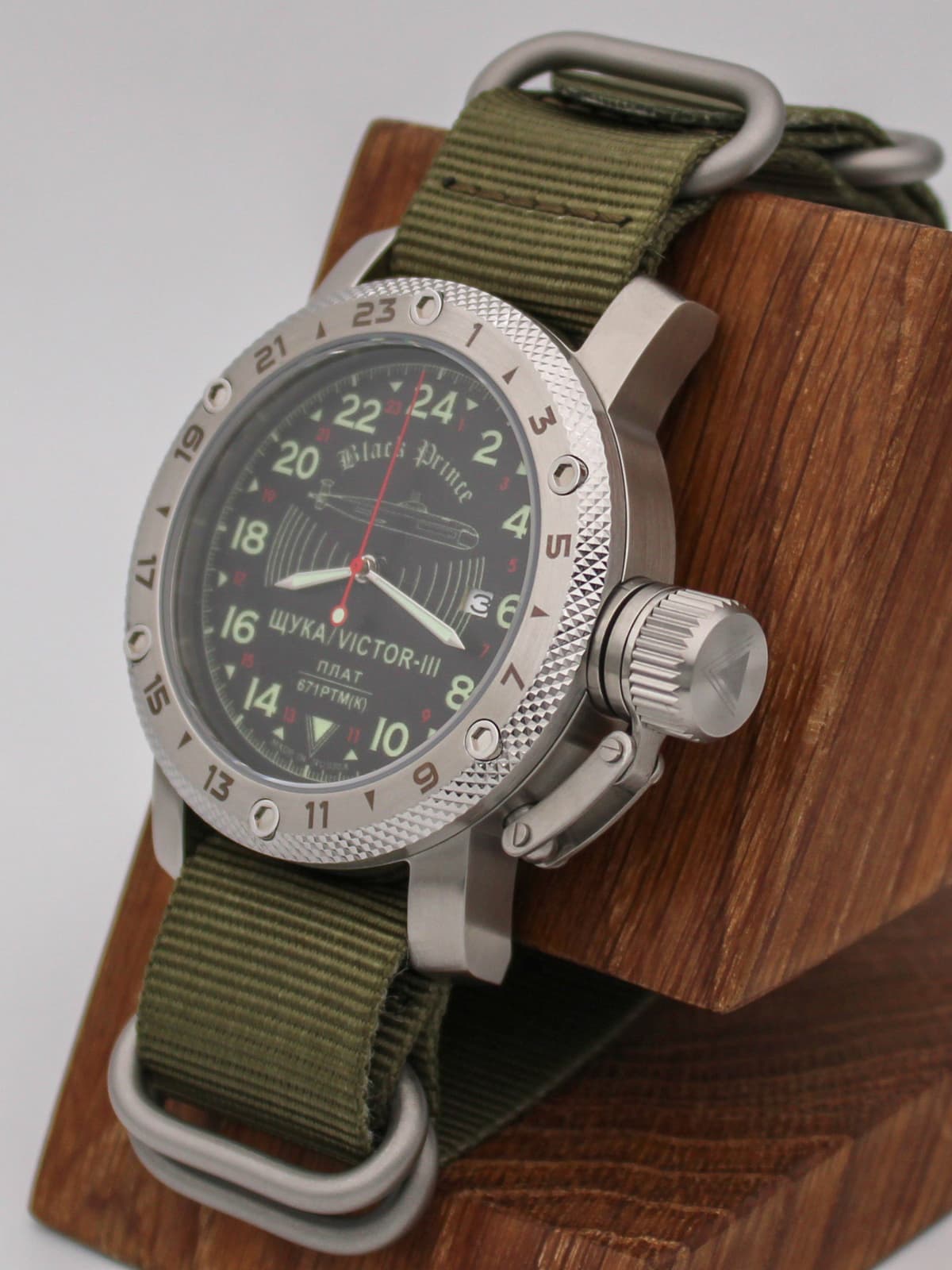 Часы 671 / Щука (Black Prince) кварцевые (Ronda 515.24H) Q47.068.21