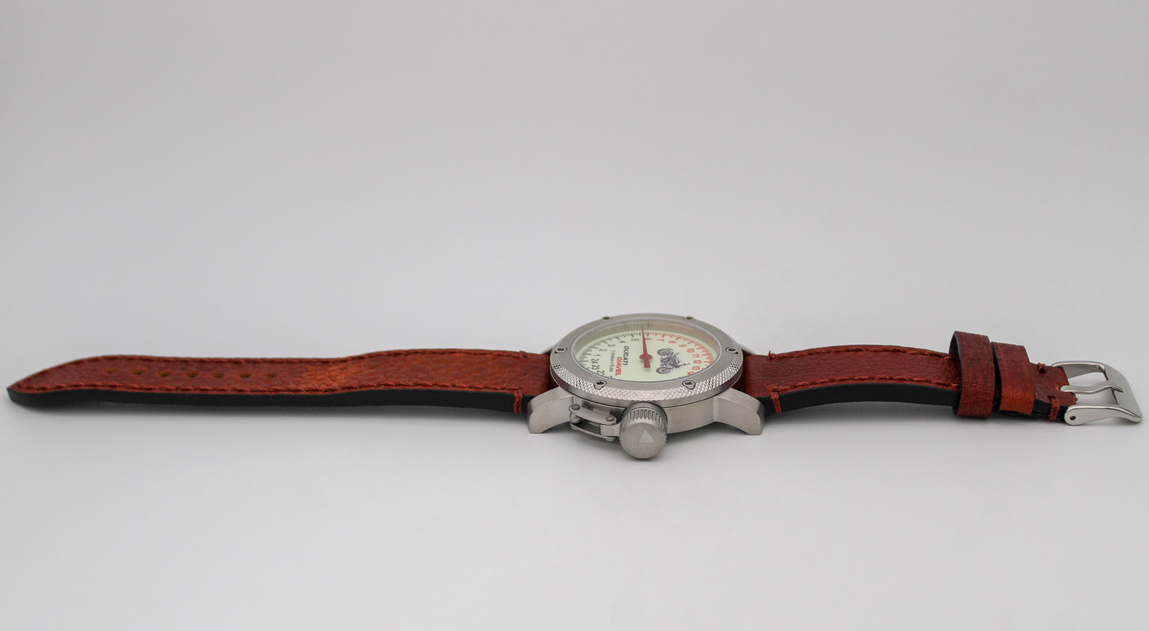 Часы DUCATI DIAVEL (мотоцикл) механизм Восток 2431.01