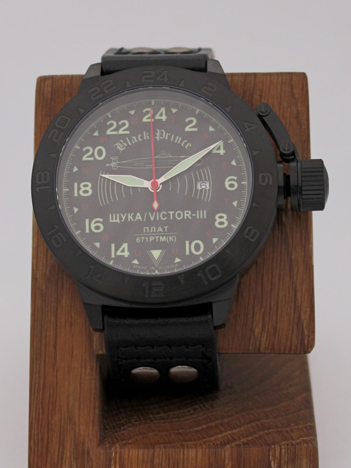 Часы 671 / Щука (Black Prince) кварцевые (Ronda 515.24H) Q152.068.01