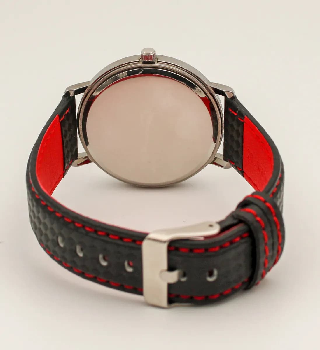  Часы наручные Triumph кварцевые 501.51