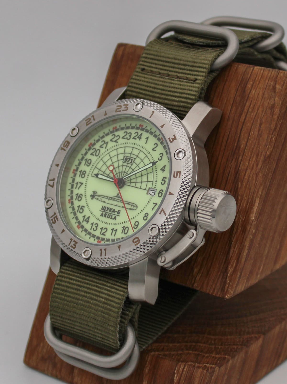 Часы 971 / Щука-Б (Akula) кварцевые (Ronda 515.24H) Q47.061.21