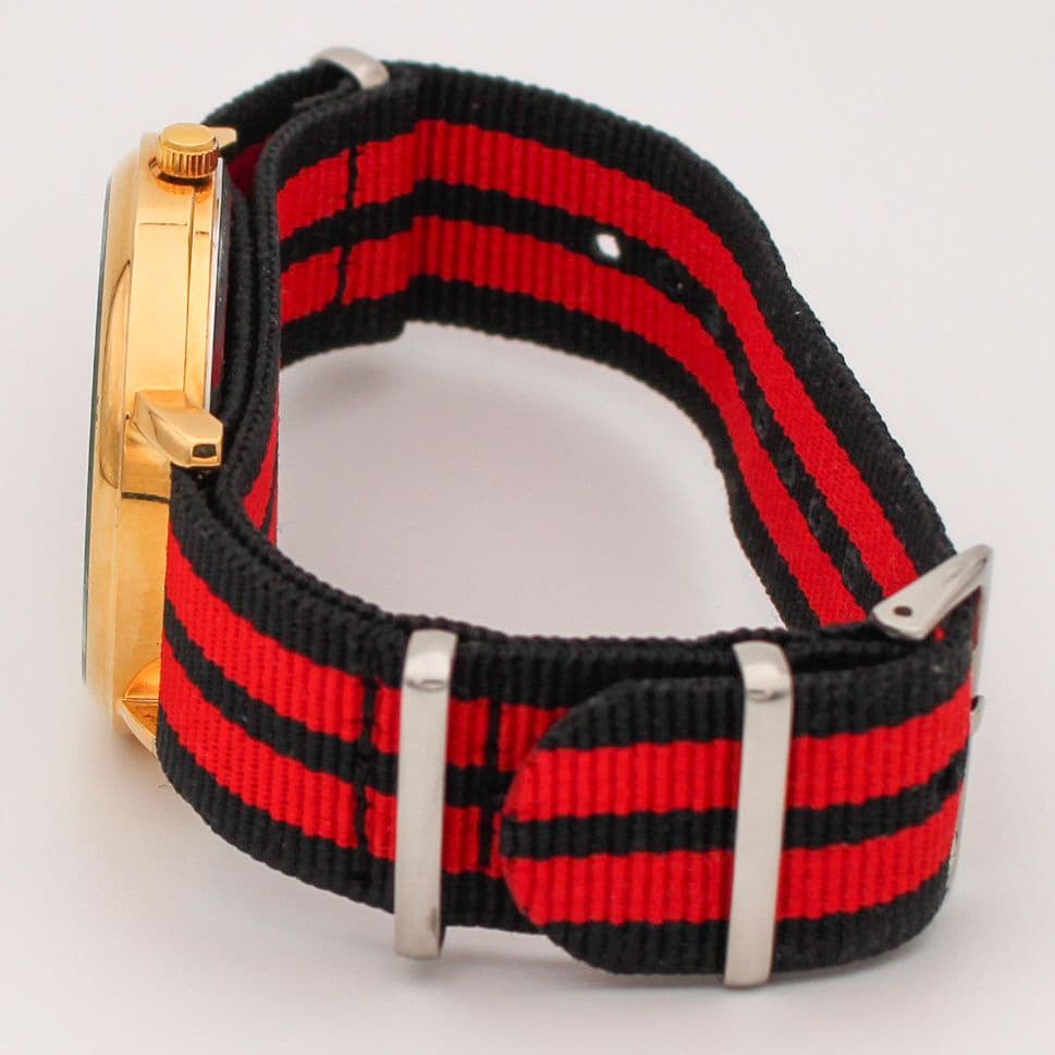 Часы Triumph кварцевые 504.52